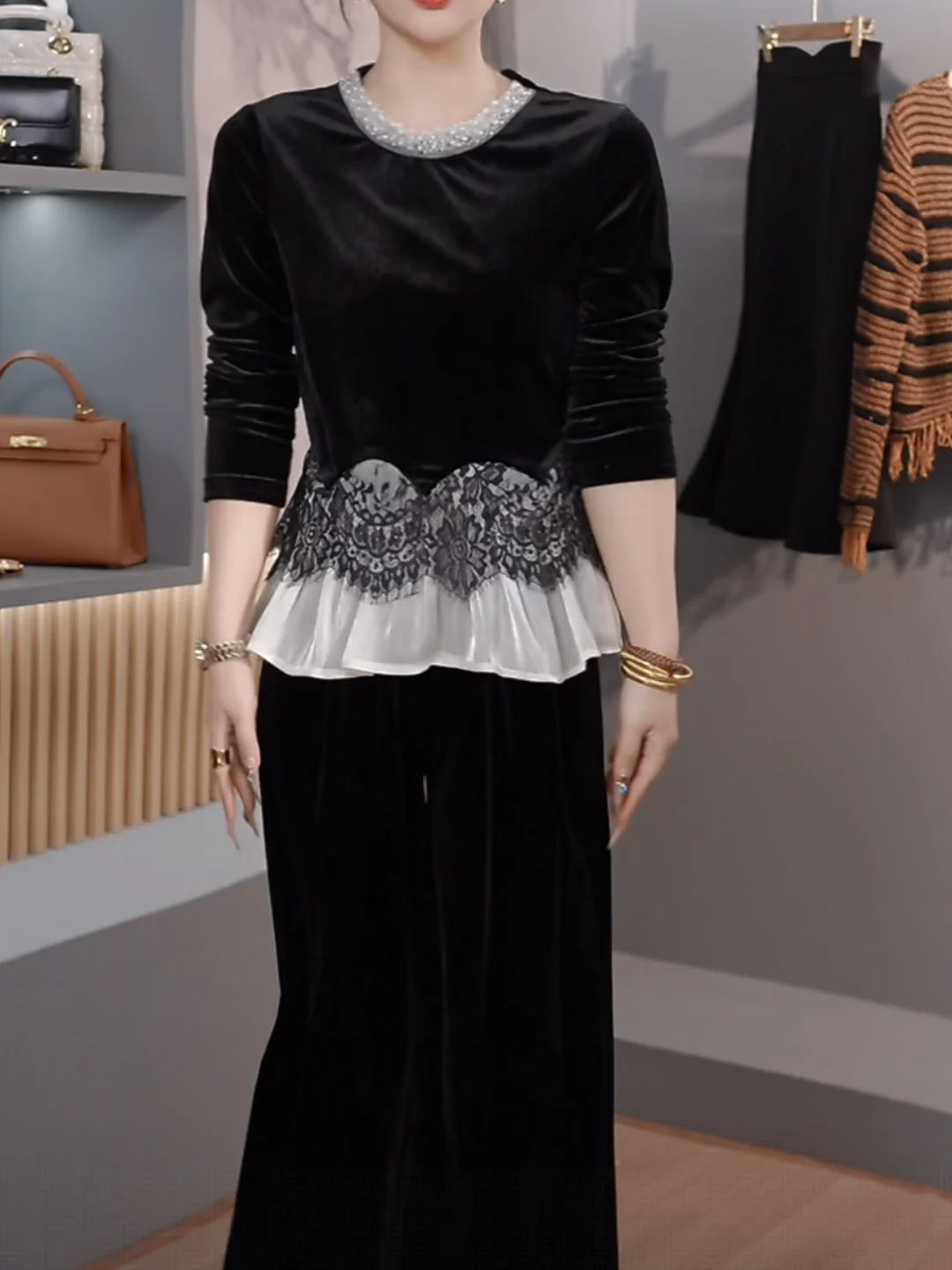 Ele Velvet T-irt Women's round Ne Lace Splicing Slimming Sle Autumn New Faion Soft Comfortable Long Sve Top
Ele Velvet T-irt Women's round Ne Lace Splicing Slimming Sle Autumn New Faion Soft Comfortable Long Sve Top