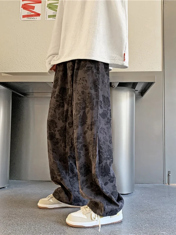 Мужские широкие брюки в американском стиле для весны и лета: свободные, прямые, повседневные, с принтом, модный дизайн, тренд сезона
Мужские широкие брюки в американском стиле для весны и лета: свободные, прямые, повседневные, с принтом, модный дизайн, тренд сезона