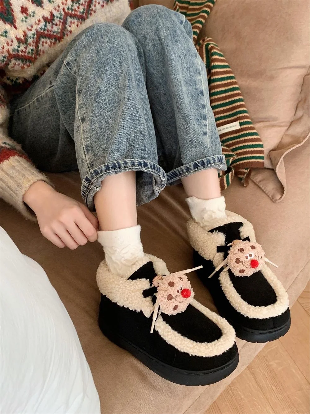 Cute Cartoon Thickened Fleece Lined Winter Boots Short Boot Youth Casual Low Heel round Toe TPR Outsole Velvet Booties
Cute Cartoon Thickened Fleece Lined Winter Boots Short Boot Youth Casual Low Heel round Toe TPR Outsole Velvet Booties