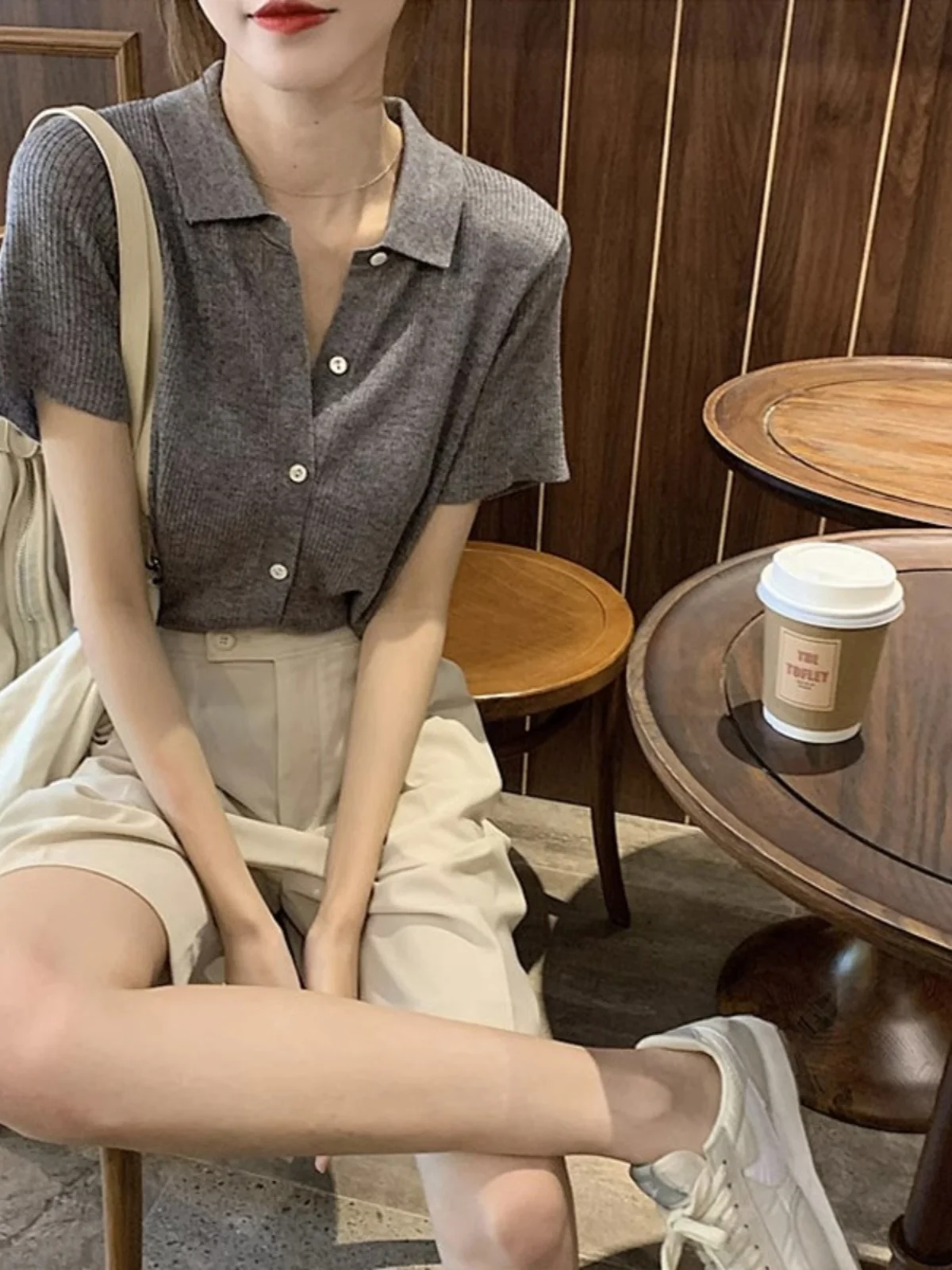 Ice Silk Knitted Short Sleeve Open Cardigan Women's Loose Fit Shirt Thin Button up Summer Top Korean Style Commute Wind
Ice Silk Knitted Short Sleeve Open Cardigan Women's Loose Fit Shirt Thin Button up Summer Top Korean Style Commute Wind