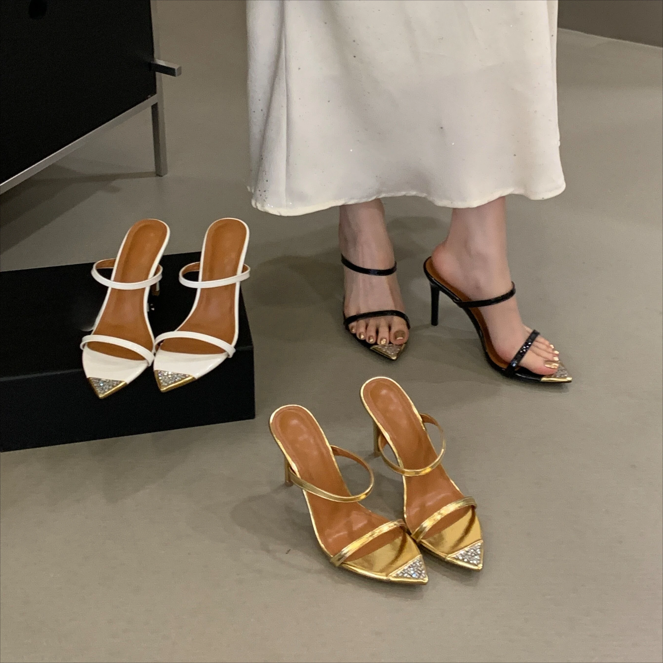 Aneikeh Sexy Pointed Toe Rhinestone Open-toe Thin High Heels Woman Slippers Summer Stripper Banquet Prom Slides Ladies Shoes
Aneikeh Sexy Pointed Toe Rhinestone Open-toe Thin High Heels Woman Slippers Summer Stripper Banquet Prom Slides Ladies Shoes