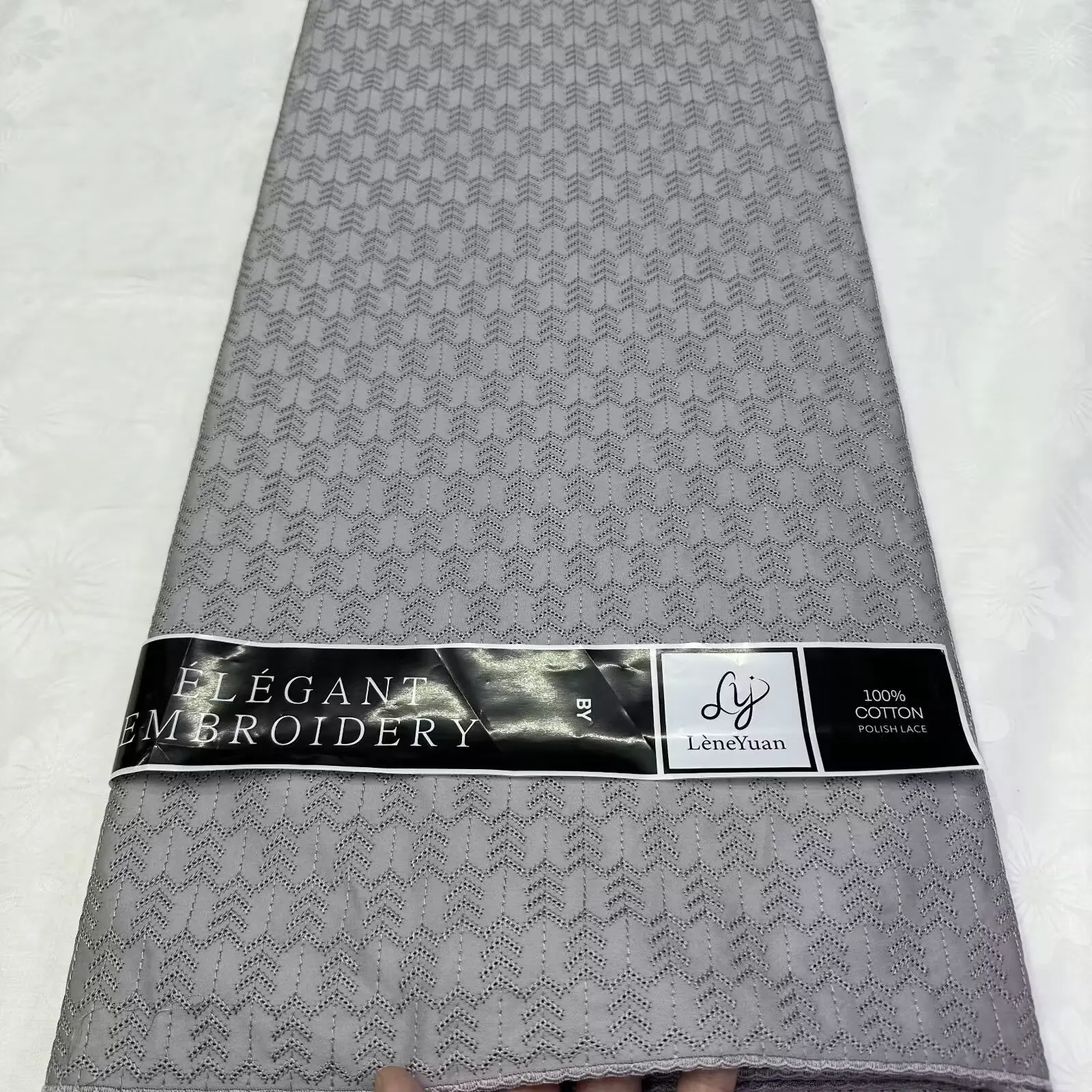 5 Yards Nigerian 100% Cotton Polish Satin Embroidery Fabric High Quality Swiss Voile Lace Material For Men Dubai Style-LY
5 Yards Nigerian 100% Cotton Polish Satin Embroidery Fabric High Quality Swiss Voile Lace Material For Men Dubai Style-LY