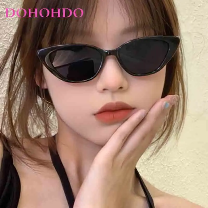Vintage Fashion Premium Luxury Brand Design Personality Cat Eye Sunglasses Women Men Traveling Sun Protection Sunglasses UV400
Vintage Fashion Premium Luxury Brand Design Personality Cat Eye Sunglasses Women Men Traveling Sun Protection Sunglasses UV400