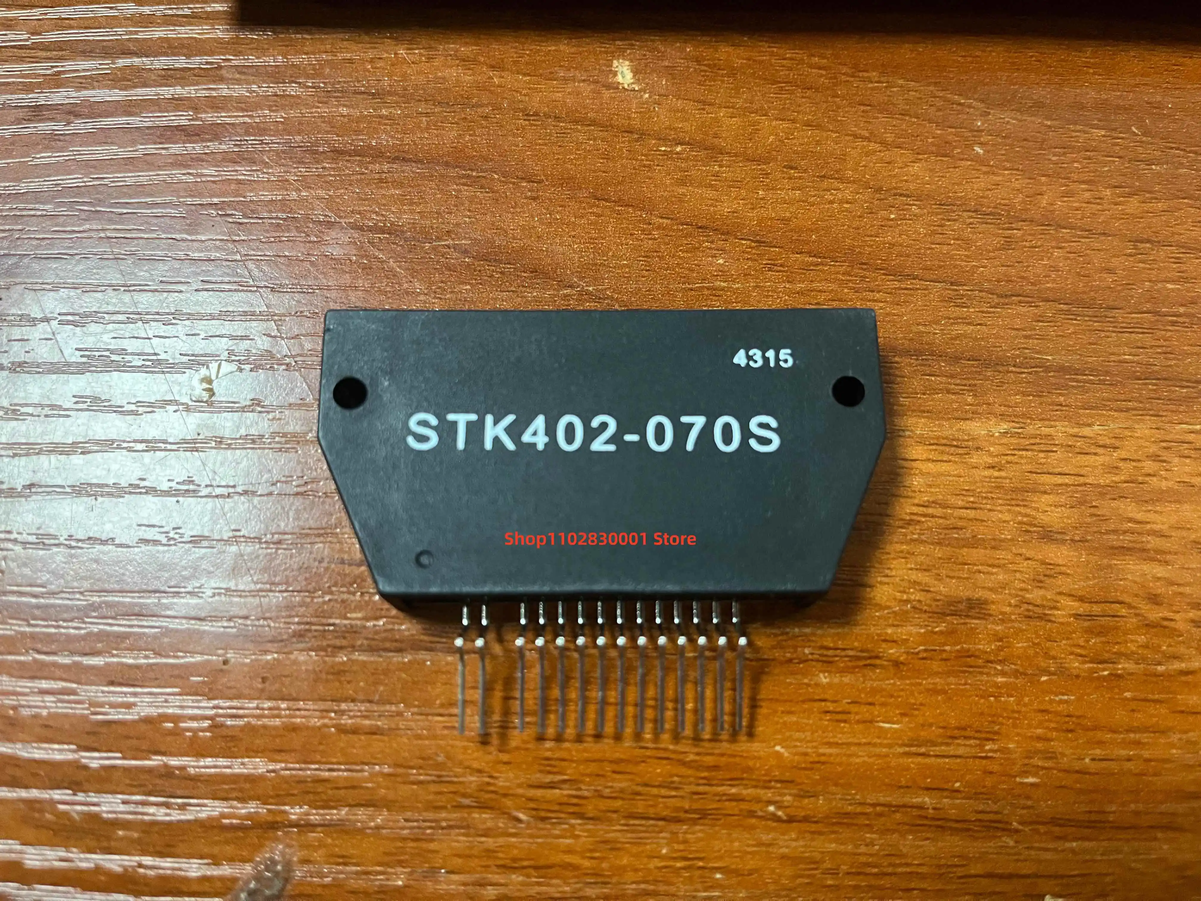 10 шт. новый аудиомодуль STK402-070S 100% новый микросхема HYB
10 шт. новый аудиомодуль STK402-070S 100% новый микросхема HYB