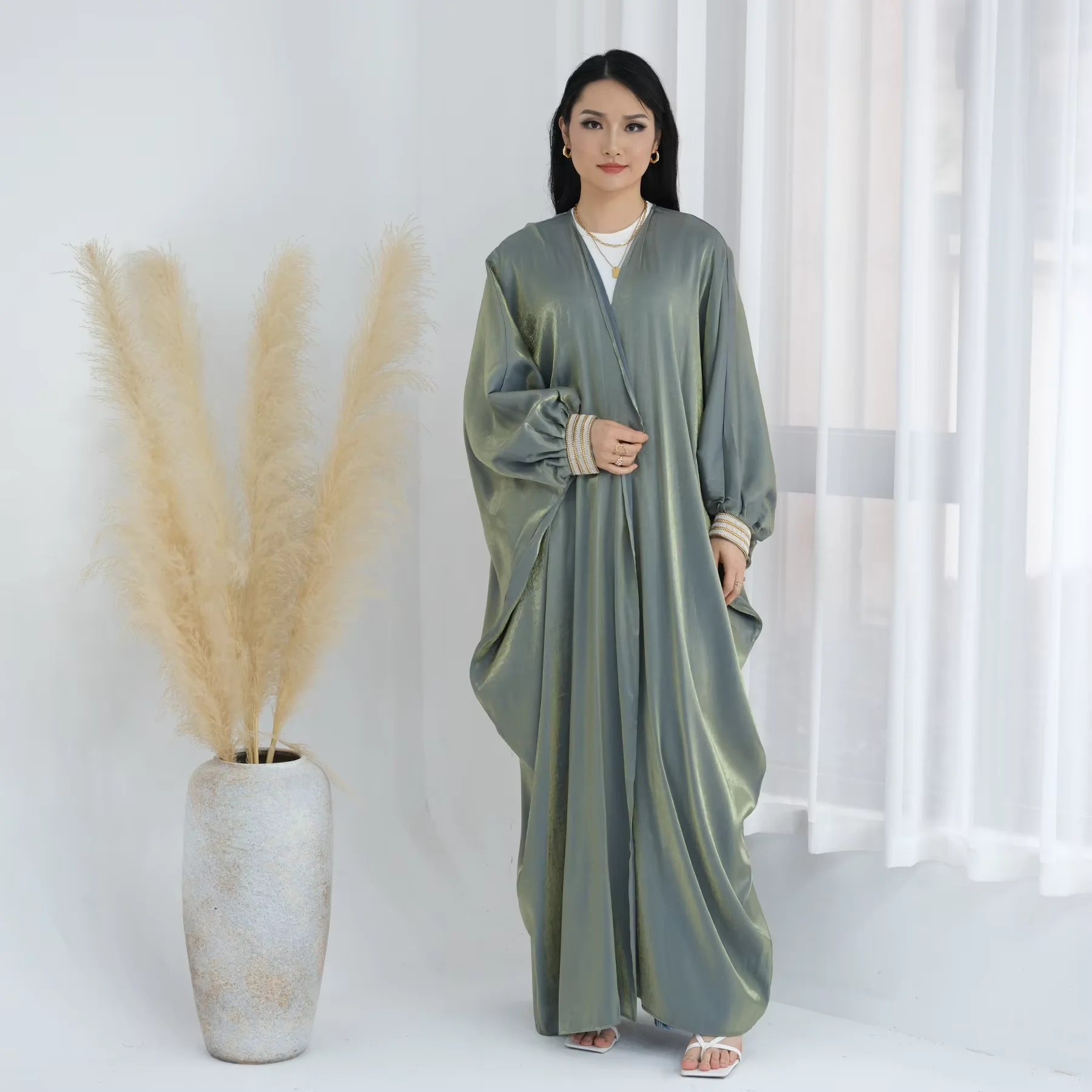 Women Dubai Open Abaya Muslim Dress Turkey Modest Abayas Eid Ramadan Islamic Clothing Shinny Kimono Kebaya Kaftan Jalabiya Robe
Women Dubai Open Abaya Muslim Dress Turkey Modest Abayas Eid Ramadan Islamic Clothing Shinny Kimono Kebaya Kaftan Jalabiya Robe