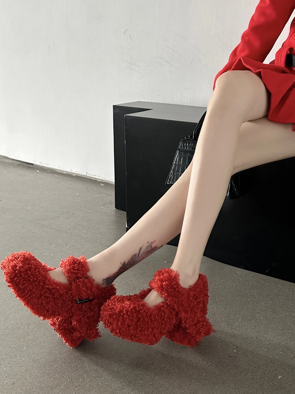 Red Fluffy Mary Janes Shoes for Women - Fashion Buckle Strap Block Heel Pumps, Winter Warm Plush Platform Shoes
Red Fluffy Mary Janes Shoes for Women - Fashion Buckle Strap Block Heel Pumps, Winter Warm Plush Platform Shoes
