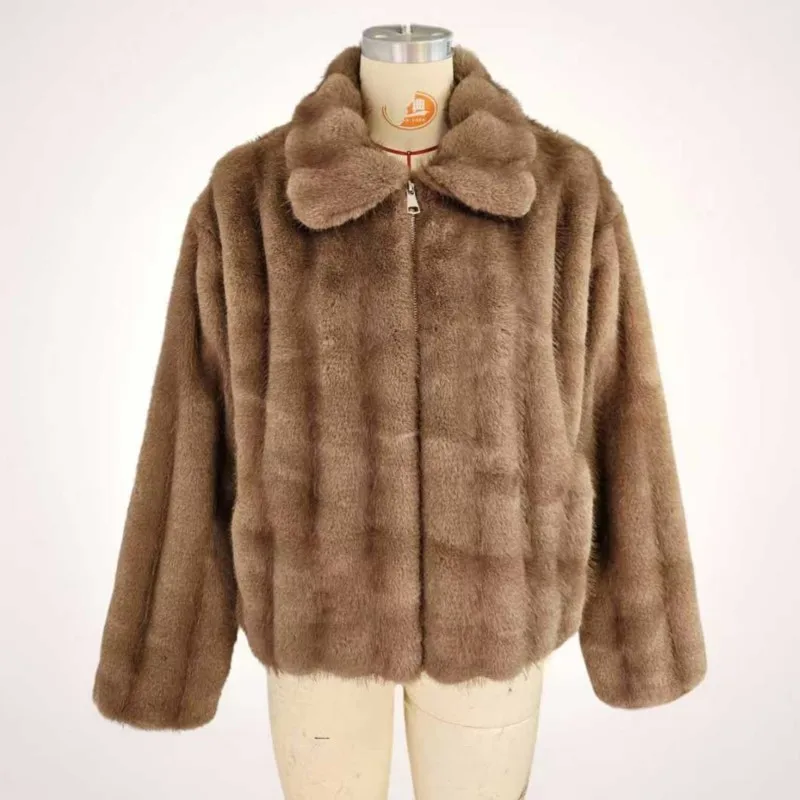 2025 Women's Winter Faux Fur Jacket Coat Street Trend Warm Plush Top Fur Outwear Thicken Fashion Overcoats Casual Fluffy Wear
2025 Women's Winter Faux Fur Jacket Coat Street Trend Warm Plush Top Fur Outwear Thicken Fashion Overcoats Casual Fluffy Wear