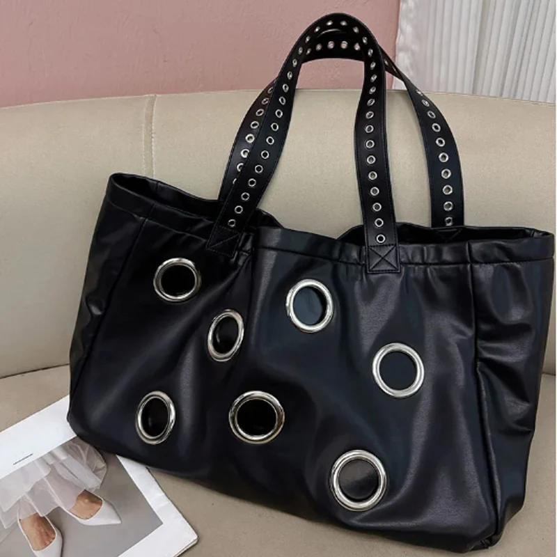 New Rivet Bucket Bag Large Capacity Casual Tote Bag Textured Leather Women Handbag Luxury Designer Shoulder Bag
New Rivet Bucket Bag Large Capacity Casual Tote Bag Textured Leather Women Handbag Luxury Designer Shoulder Bag