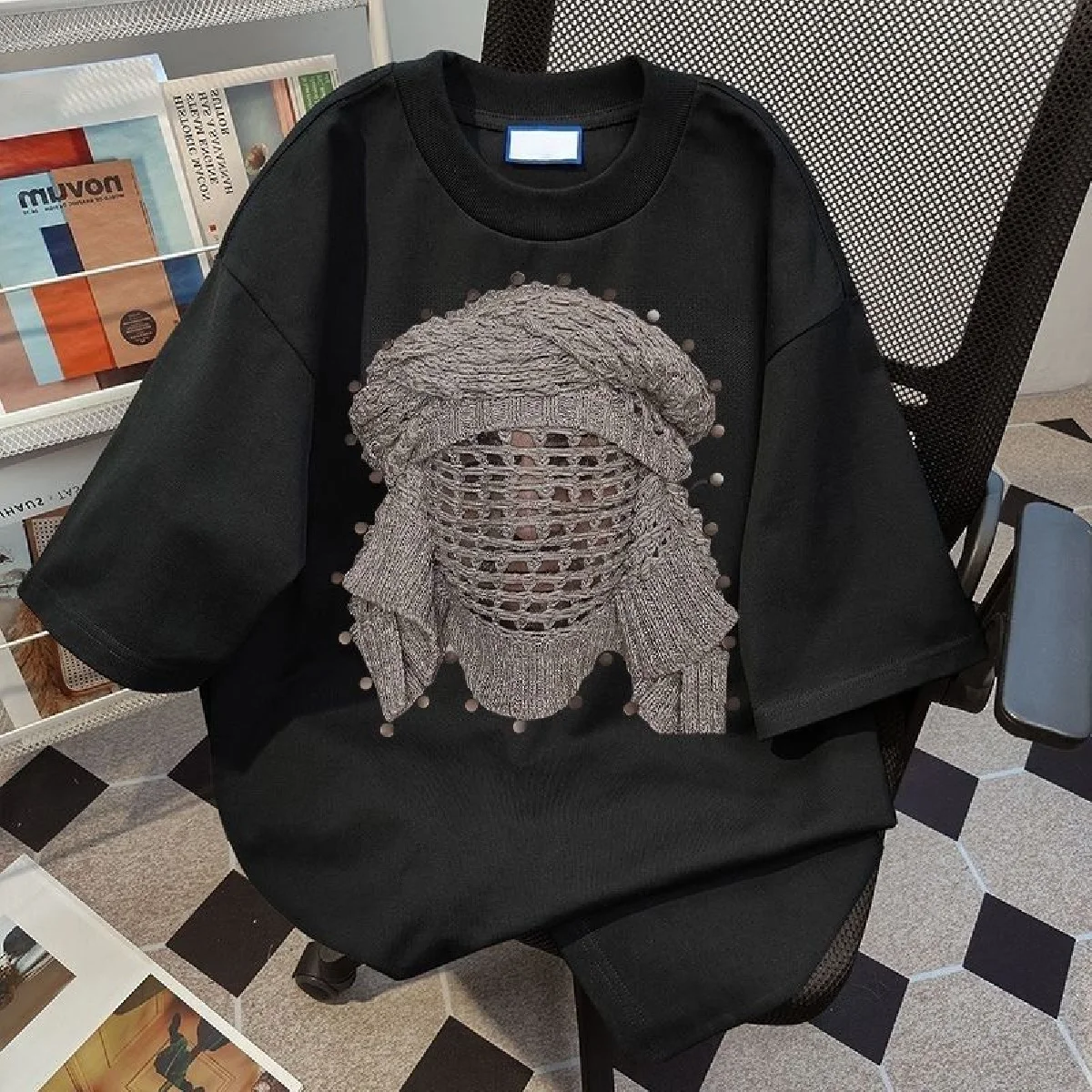 American Printed Round Neck Casual Short-Sleeved T-Shirt Women Summer New Niche Design Half-Sleeved Versatile Loose Top
American Printed Round Neck Casual Short-Sleeved T-Shirt Women Summer New Niche Design Half-Sleeved Versatile Loose Top