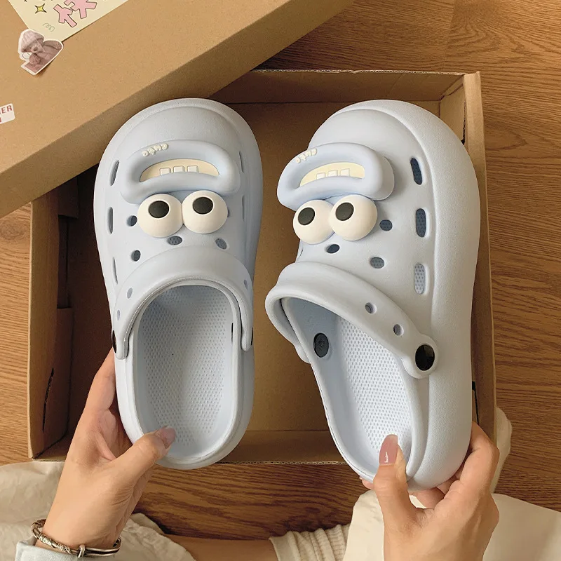 New cartoon cute thick-soled hole shoes women's outdoor heightening slippers summer wear fashion non-slip beach shoes
New cartoon cute thick-soled hole shoes women's outdoor heightening slippers summer wear fashion non-slip beach shoes