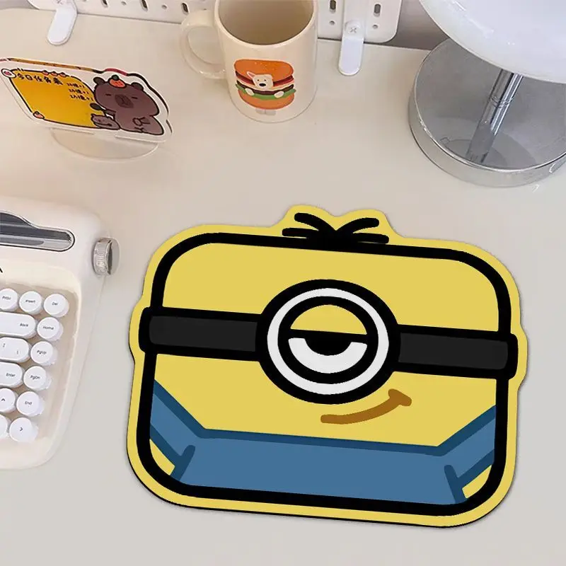 New Cute Cartoon Big Eyes Minions Mouse Pad 20x25cm Small Square Computer Office Game Table Mats Rubber Anti-slip Mousepads
New Cute Cartoon Big Eyes Minions Mouse Pad 20x25cm Small Square Computer Office Game Table Mats Rubber Anti-slip Mousepads