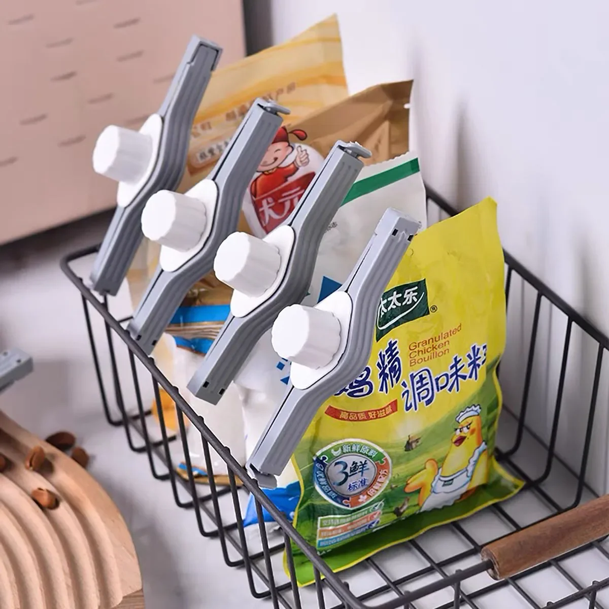 Screw Sealing Clip Seasoning Bag Milk Powder Salt Bag Sealing Clip Snack Food Preservation Clip Gadget Kitchen Accessories
Screw Sealing Clip Seasoning Bag Milk Powder Salt Bag Sealing Clip Snack Food Preservation Clip Gadget Kitchen Accessories