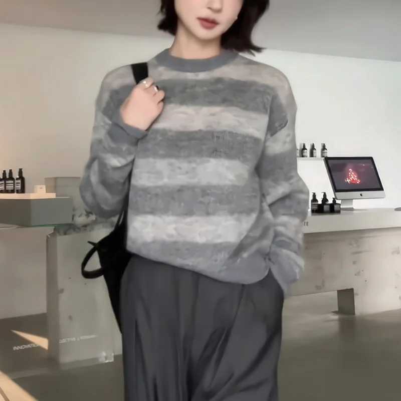 Faionable Korean Sle Women's Knitwear round Ne Long Sve Striped Sweater Ele Early Autumn Trendy Design
Faionable Korean Sle Women's Knitwear round Ne Long Sve Striped Sweater Ele Early Autumn Trendy Design