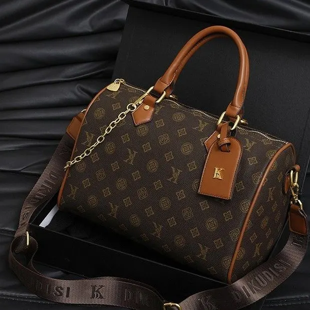 Роскошная винтажная сумка-подушка, кошелек через плечо с верхней ручкой, женская сумка через плечо Day to Night, минималистичная сумка на ремне, кожаная сумка
Роскошная винтажная сумка-подушка, кошелек через плечо с верхней ручкой, женская сумка через плечо Day to Night, минималистичная сумка на ремне, кожаная сумка