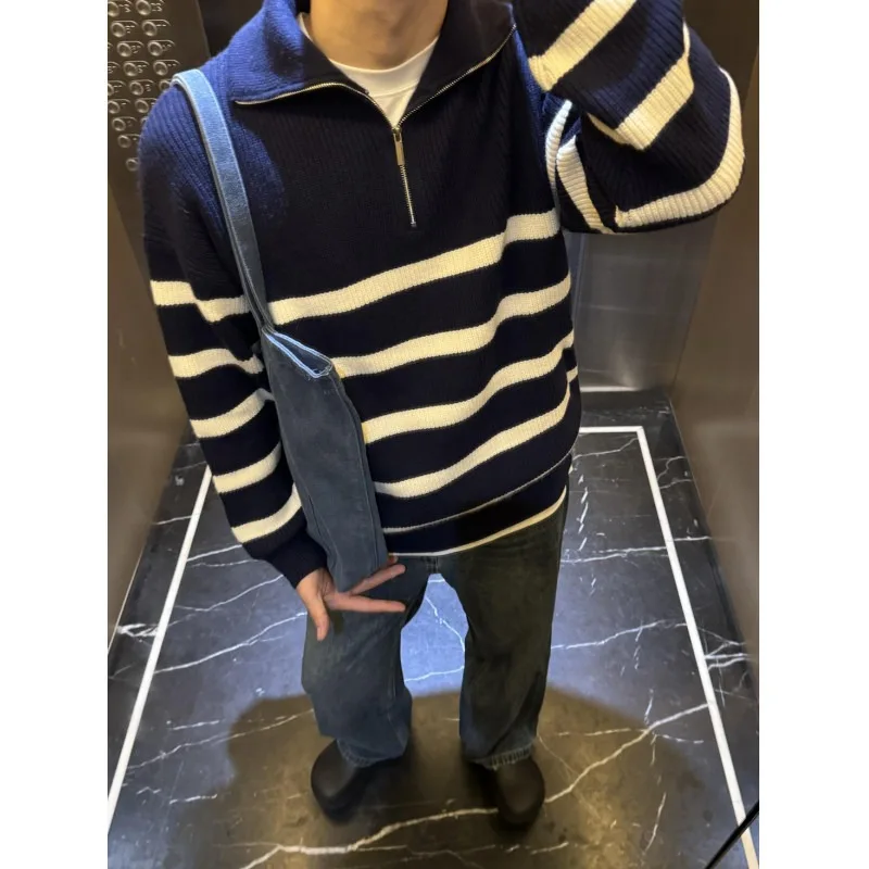 Мужской трикотаж Ne, повседневный свободный крой, зима-осень, полосатый свитер на молнии, верхняя одежда, топ для молодых мужчин
Мужской трикотаж Ne, повседневный свободный крой, зима-осень, полосатый свитер на молнии, верхняя одежда, топ для молодых мужчин