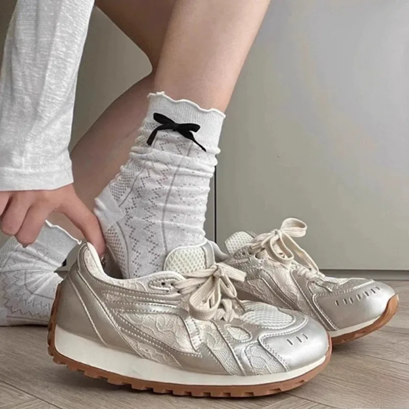 Сетчатые кроссовки на платформе для женщин, дизайнерская Повседневная Уличная спортивная обувь на мягкой подошве, модная роскошная женская обувь
Сетчатые кроссовки на платформе для женщин, дизайнерская Повседневная Уличная спортивная обувь на мягкой подошве, модная роскошная женская обувь