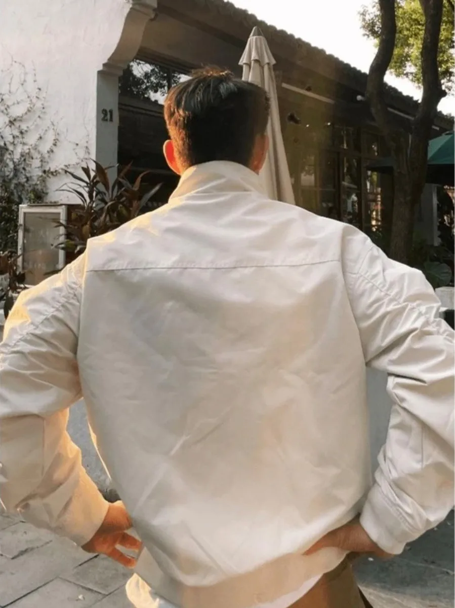 Американский Sle Jaet с воротником-стойкой, повседневная осенняя уличная рабочая одежда, летное пальто, облегающее длинное пальто из полиэстера для мужчин
Американский Sle Jaet с воротником-стойкой, повседневная осенняя уличная рабочая одежда, летное пальто, облегающее длинное пальто из полиэстера для мужчин