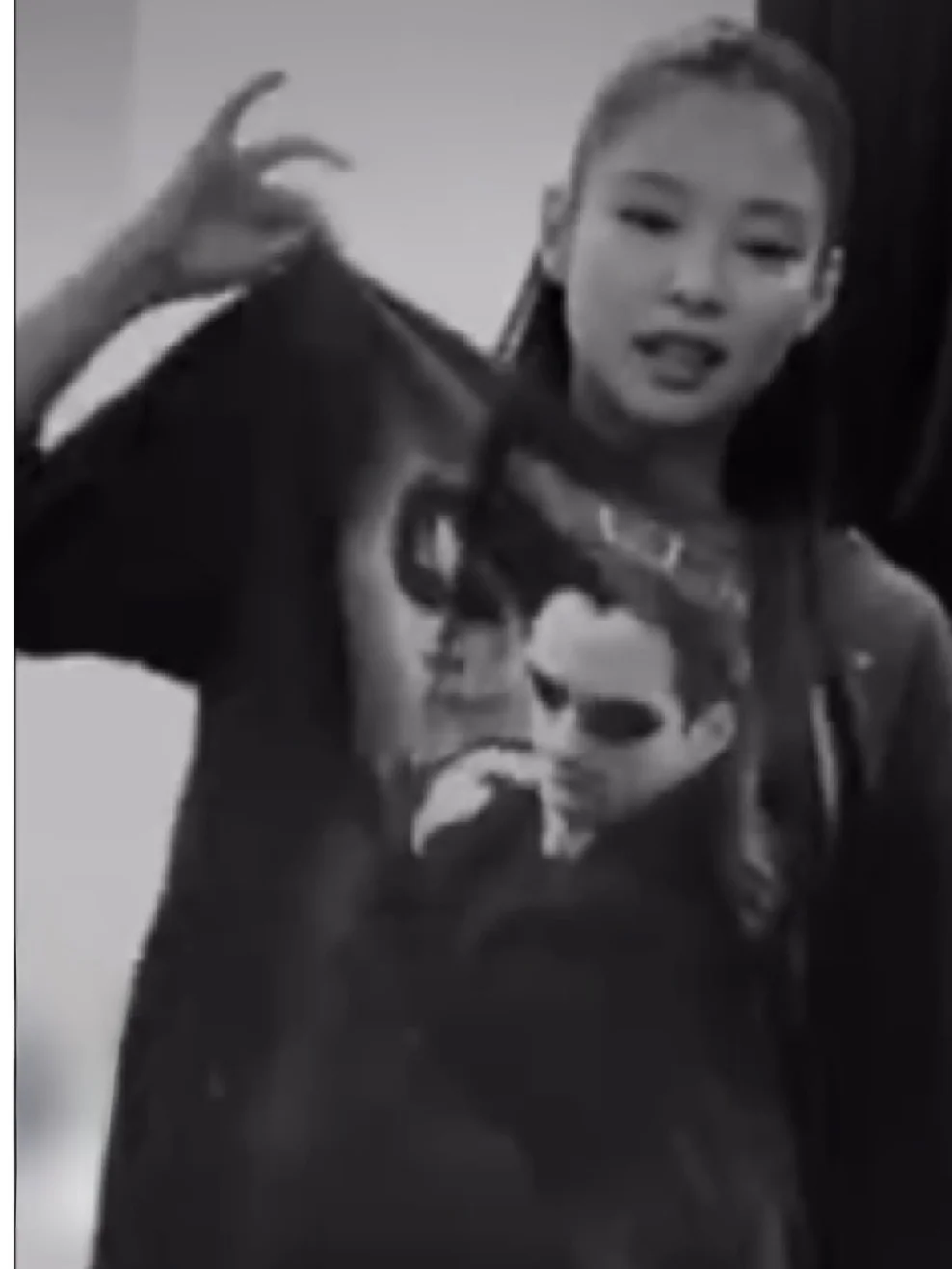 Винтажная футболка Jennie с принтом в стиле хип-хоп, из чистого хлопка, с круглым вырезом и коротким рукавом, женская модная футболка на весну-лето
Винтажная футболка Jennie с принтом в стиле хип-хоп, из чистого хлопка, с круглым вырезом и коротким рукавом, женская модная футболка на весну-лето