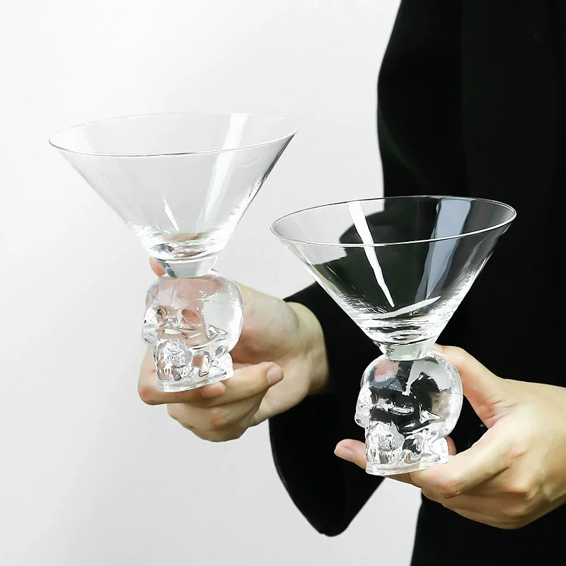 260ml Triangle martini glass crystal goblet skull cocktail glass creative personalized champagne glass martini glass Barware
260ml Triangle martini glass crystal goblet skull cocktail glass creative personalized champagne glass martini glass Barware