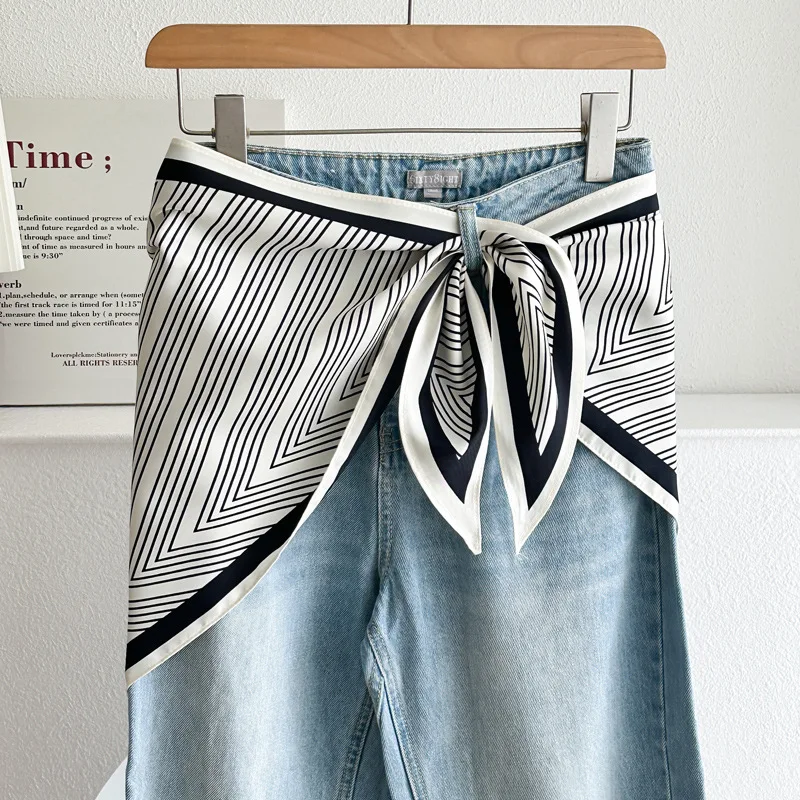 2026 Stacked Wear twill Triangle Scarf Waist Tie Triangular Shape Versatile Decorative Headscarf Neck Tie Stylish Layering
2026 Stacked Wear twill Triangle Scarf Waist Tie Triangular Shape Versatile Decorative Headscarf Neck Tie Stylish Layering