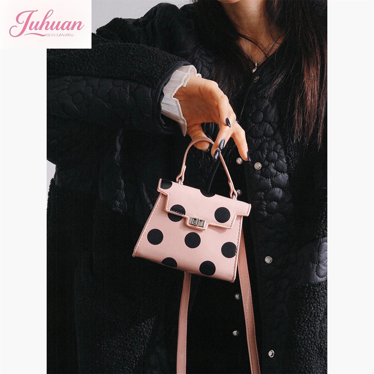 Japanese original sweet and cute Lolita bow polka dot mini messenger bag ladies niche one-shoulder messenger women's handbag
Japanese original sweet and cute Lolita bow polka dot mini messenger bag ladies niche one-shoulder messenger women's handbag
