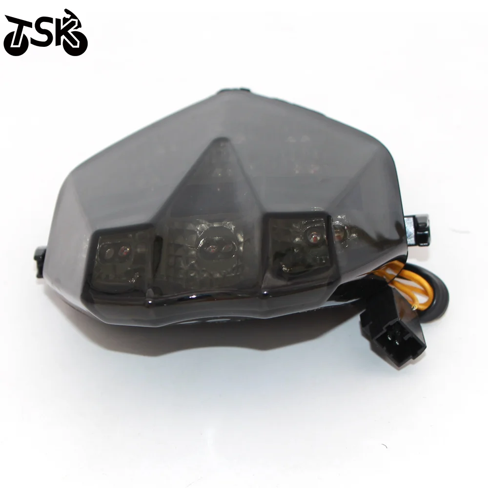 Motorcycle Rear Tail Light Taillight Brake Light Turn signal Features for Triumph Daytona 675 Speed Triple 675 High Quality
Motorcycle Rear Tail Light Taillight Brake Light Turn signal Features for Triumph Daytona 675 Speed Triple 675 High Quality