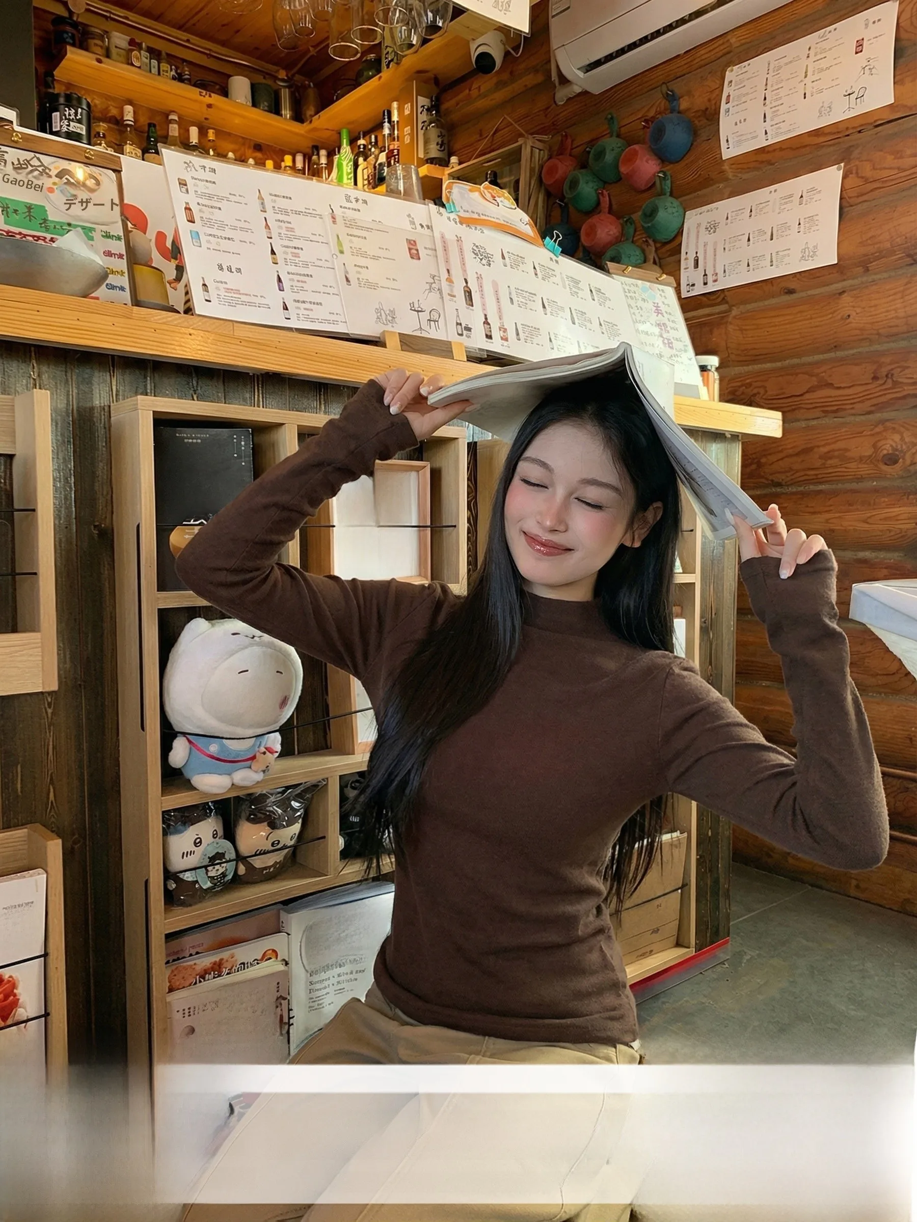 Американский ретро-свитер женский вязаный с высоким воротником, облегающий, повседневный, из мягкой ткани, с длинными рукавами
Американский ретро-свитер женский вязаный с высоким воротником, облегающий, повседневный, из мягкой ткани, с длинными рукавами