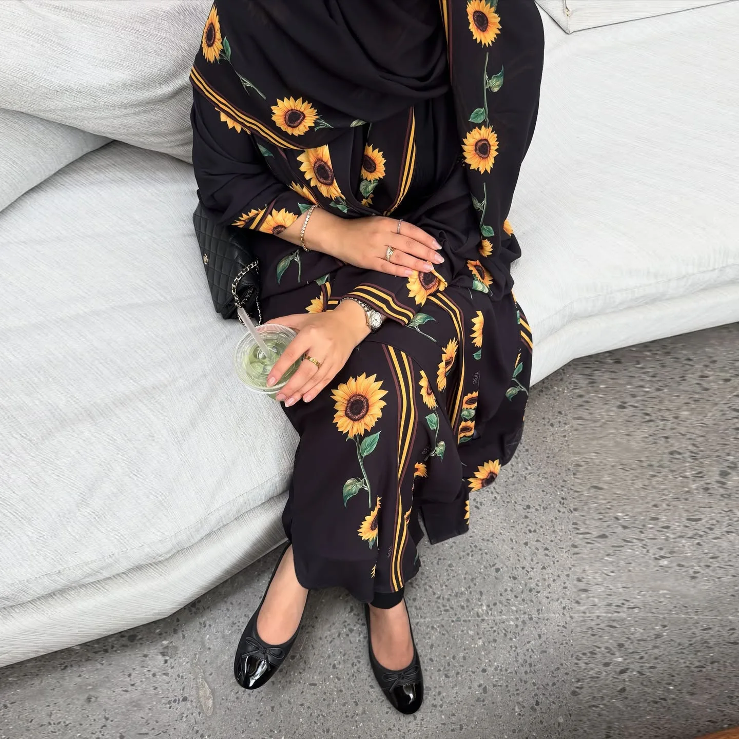 Eid Middle Eastern Muslim Women Print Cardigan Dress Ramadan Dubai Modest Abaya Dress with Hijab Loose Islamic Holiday Outfit
Eid Middle Eastern Muslim Women Print Cardigan Dress Ramadan Dubai Modest Abaya Dress with Hijab Loose Islamic Holiday Outfit
