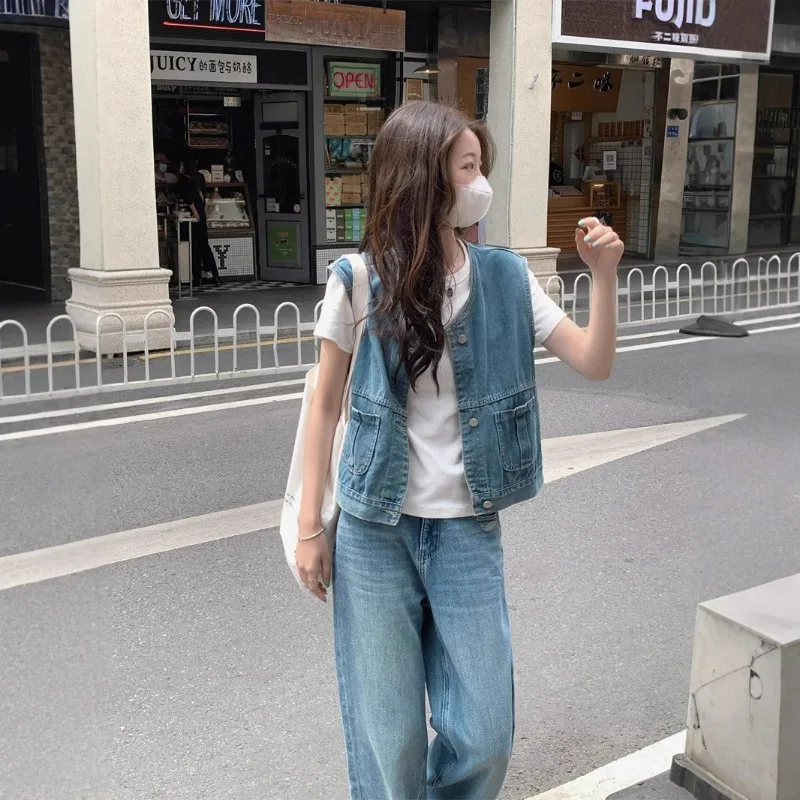 Girl Casual Age-Reducing Short Vest Women's V-Neck Tank Top Loose Vest Adult Simple College Student Retro Thin Denim Vest Kids
Girl Casual Age-Reducing Short Vest Women's V-Neck Tank Top Loose Vest Adult Simple College Student Retro Thin Denim Vest Kids