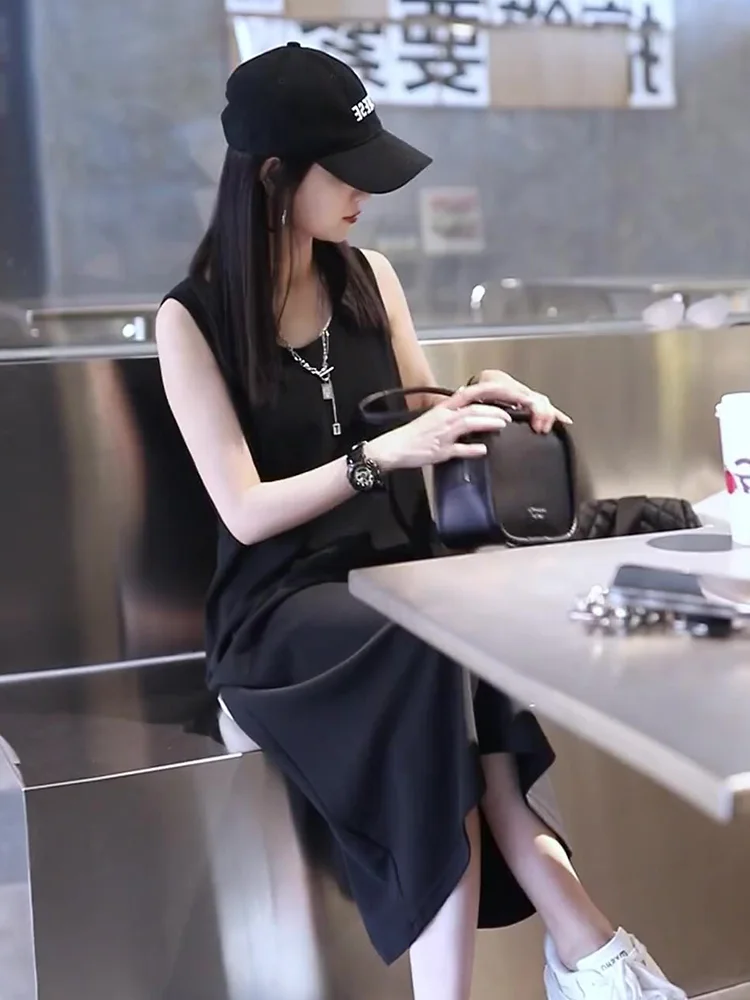 Black Sleeveless Base Vest Dress Women's Spring Summer New Loose Casual Inner Wear Strap Long Dress Commute Korean Style A-Li...
Black Sleeveless Base Vest Dress Women's Spring Summer New Loose Casual Inner Wear Strap Long Dress Commute Korean Style A-Li...
