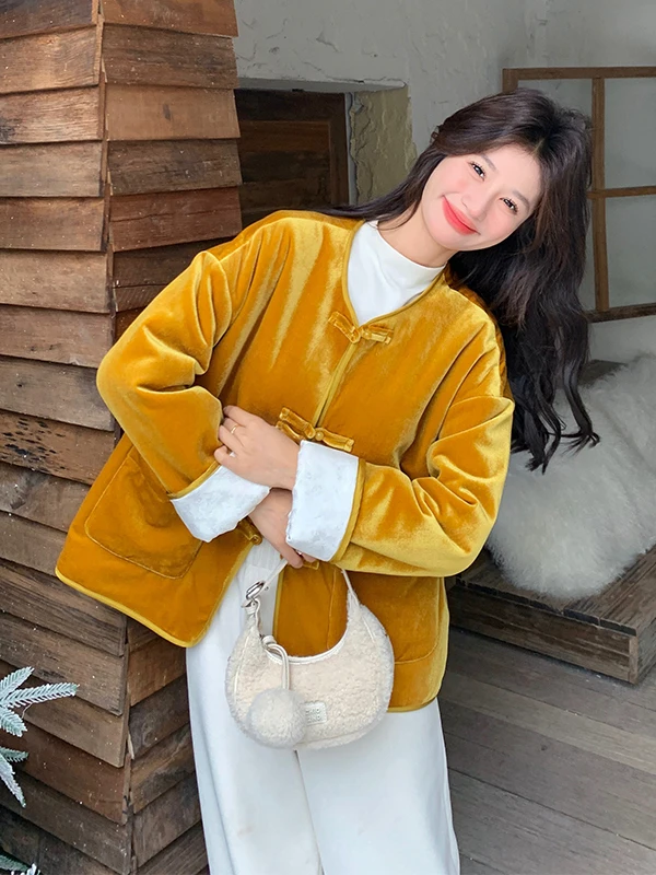 New Chinese Sle Velvet Thiened Winter Cotton Jaet Women's ort Warm Coat Yellow Button Design Commute Friendly Faion
New Chinese Sle Velvet Thiened Winter Cotton Jaet Women's ort Warm Coat Yellow Button Design Commute Friendly Faion