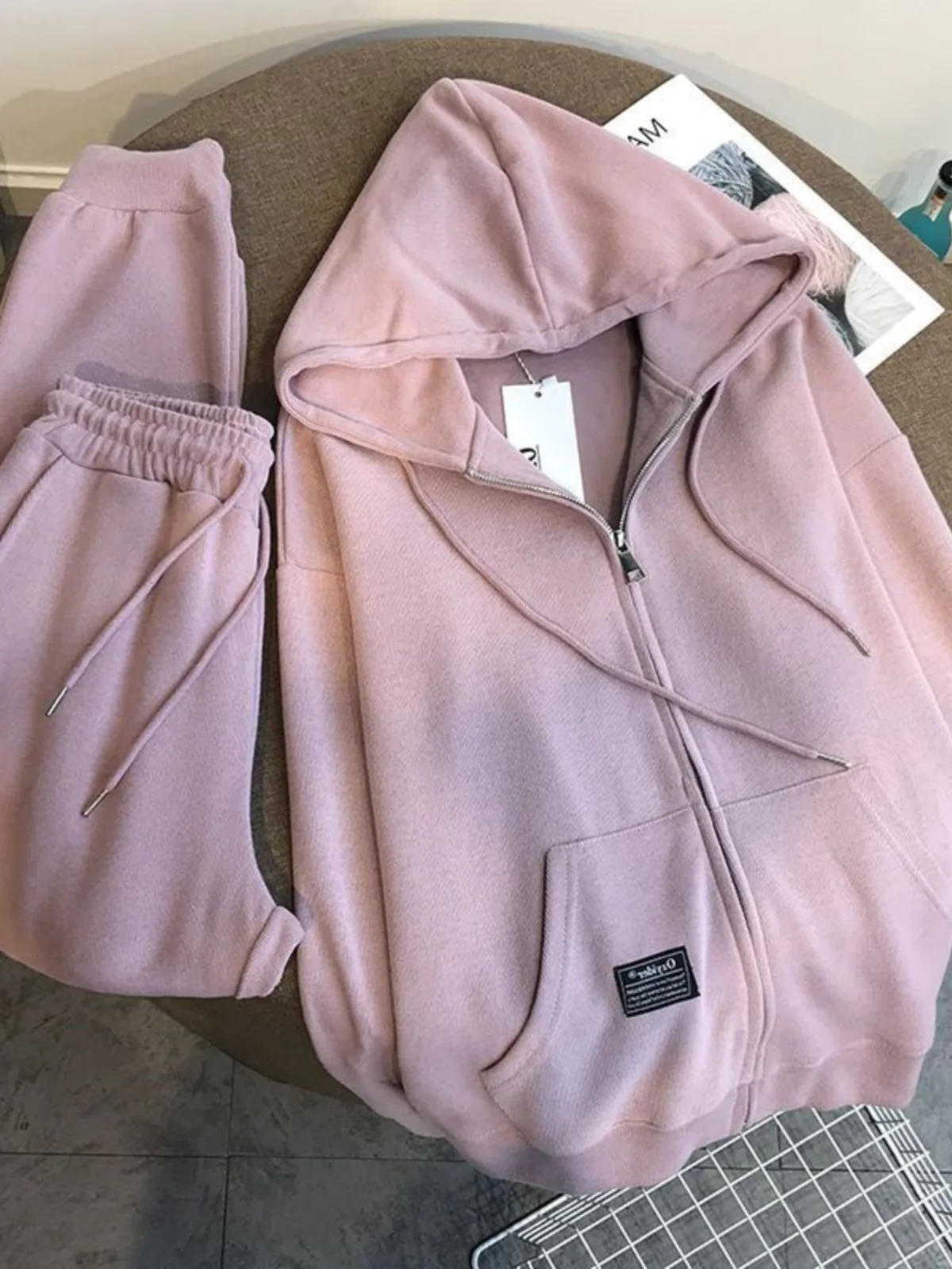 plus Size 300 Pounds Women's Early Autumn Thin Long Sleeve Hooded Open Cardigan Pants Casual Sports Two-Piece Set Polyester F...
plus Size 300 Pounds Women's Early Autumn Thin Long Sleeve Hooded Open Cardigan Pants Casual Sports Two-Piece Set Polyester F...