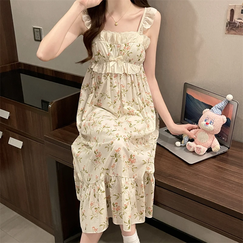 Korean Style Sweet Floral Print Chemise Nightgown Women's Summer 2025 New Popular Home Clothes with Chest Pad Pure Desire Hom...
Korean Style Sweet Floral Print Chemise Nightgown Women's Summer 2025 New Popular Home Clothes with Chest Pad Pure Desire Hom...
