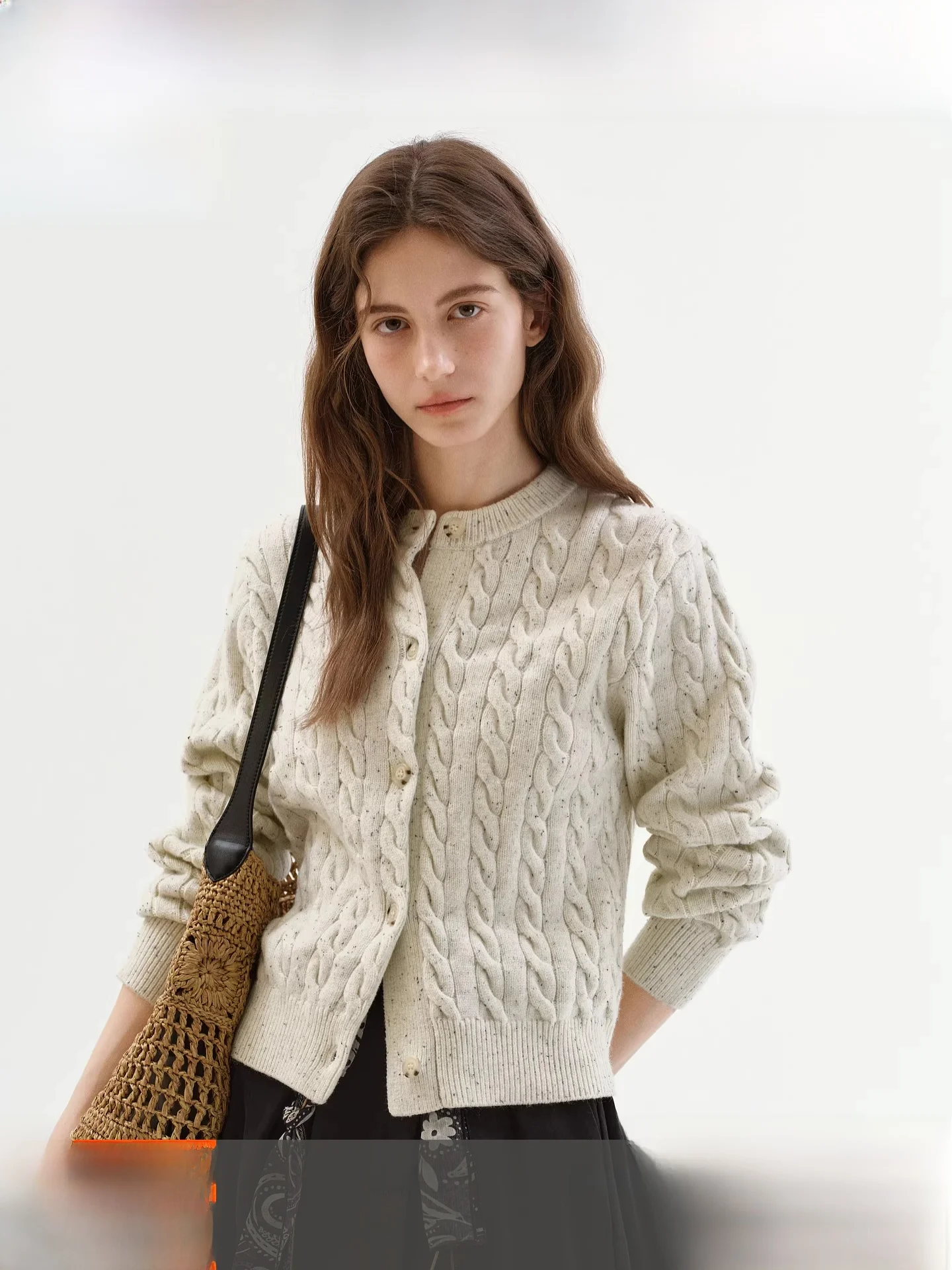 Fano Basic Versatile Knitted Cardigan Women's Spring 2026 Long Sleeve Embroidered Letter Pattern Anti-Ball Easy Care Knitwear
Fano Basic Versatile Knitted Cardigan Women's Spring 2026 Long Sleeve Embroidered Letter Pattern Anti-Ball Easy Care Knitwear