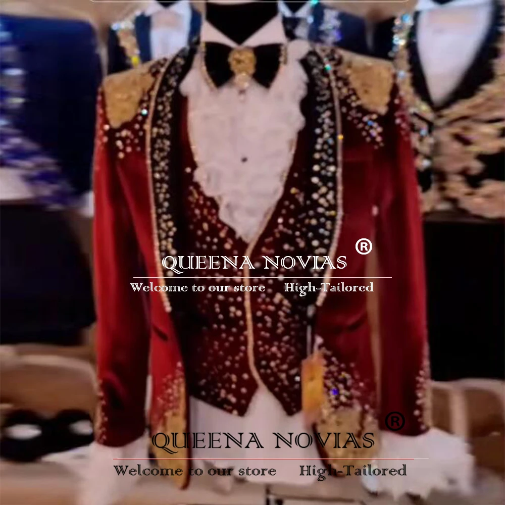 Exquisite Embroidered Jewelry Beaded Groom Wedding Tuxedo Customized 3-Piece Sets Man Formal Party Velvet Prom Blazer Suit Men
Exquisite Embroidered Jewelry Beaded Groom Wedding Tuxedo Customized 3-Piece Sets Man Formal Party Velvet Prom Blazer Suit Men
