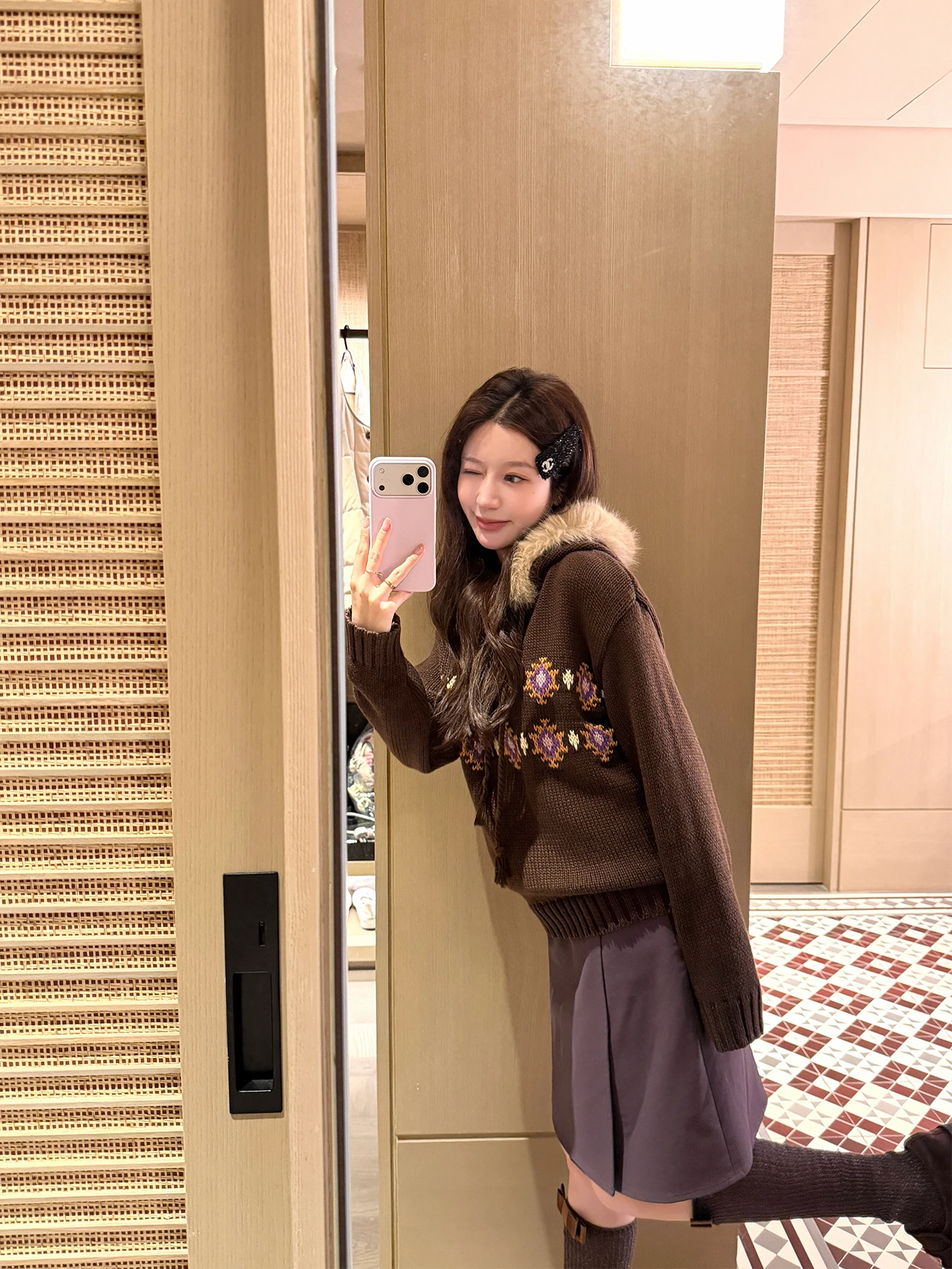 YANUOYU Winter Mocha Knitted Jaet with Fur Collar Lazy Hat Women's Long Sve Plant Floral Pattern Polyester Fiber Coat
YANUOYU Winter Mocha Knitted Jaet with Fur Collar Lazy Hat Women's Long Sve Plant Floral Pattern Polyester Fiber Coat