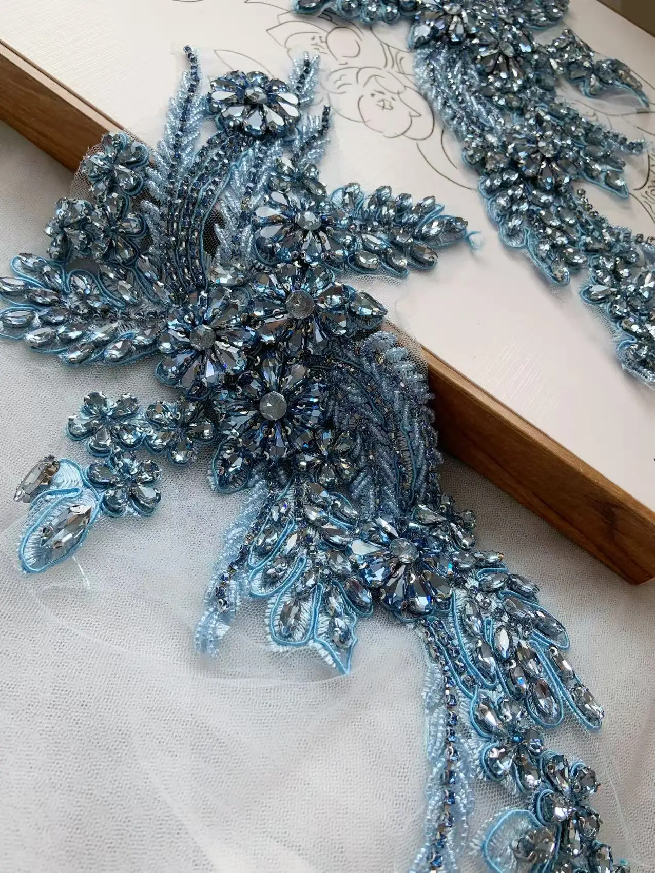 1 Pair Heavy Blue Rhinestone Crystal Stones Applique Patch for Garments,Wedding Dress,Couture,Clothing Sewing,Bridal Cape
1 Pair Heavy Blue Rhinestone Crystal Stones Applique Patch for Garments,Wedding Dress,Couture,Clothing Sewing,Bridal Cape