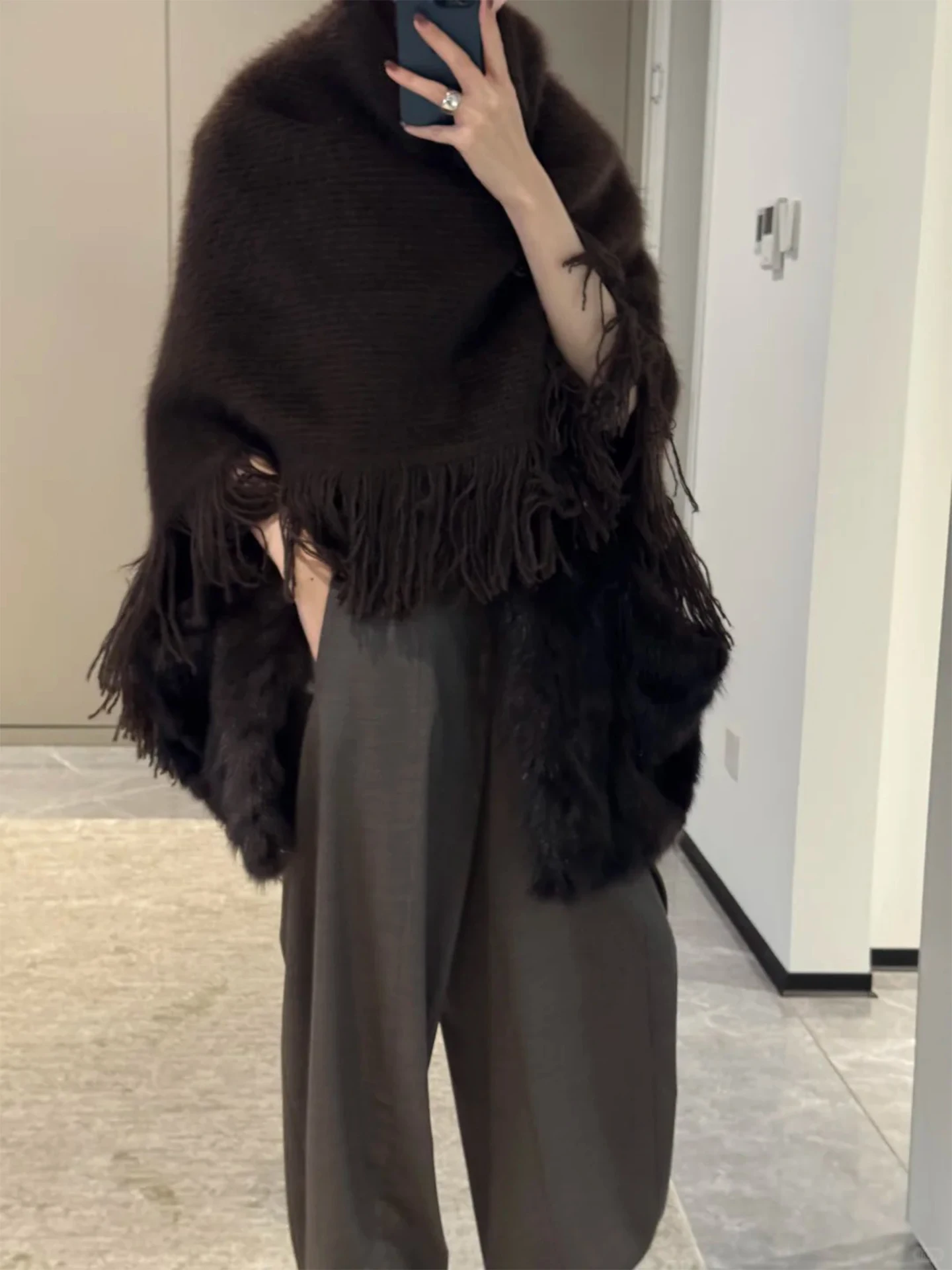 Retro Versatile Women's Shawl Autumn Winter Sweater Scarf High-End Asymmetrical Ethnic Tassel Deep Coffee Color Cloak
Retro Versatile Women's Shawl Autumn Winter Sweater Scarf High-End Asymmetrical Ethnic Tassel Deep Coffee Color Cloak
