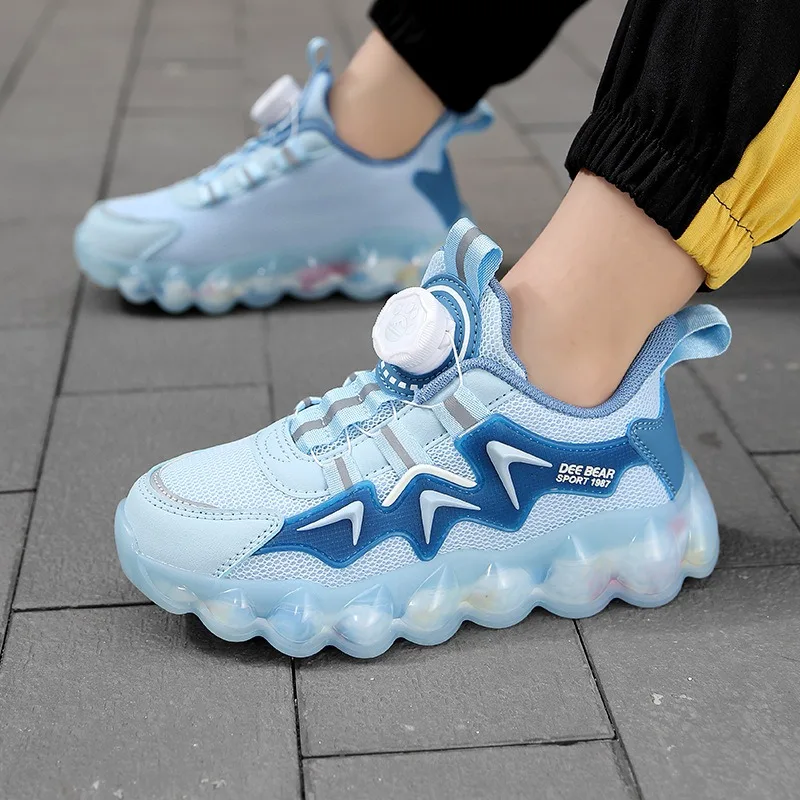 2024 Summer New Children's Sneakers Mesh Breathable Boys Running Shoes Medium and Big Kids Swivel Buckle Basketball Shoes
2024 Summer New Children's Sneakers Mesh Breathable Boys Running Shoes Medium and Big Kids Swivel Buckle Basketball Shoes