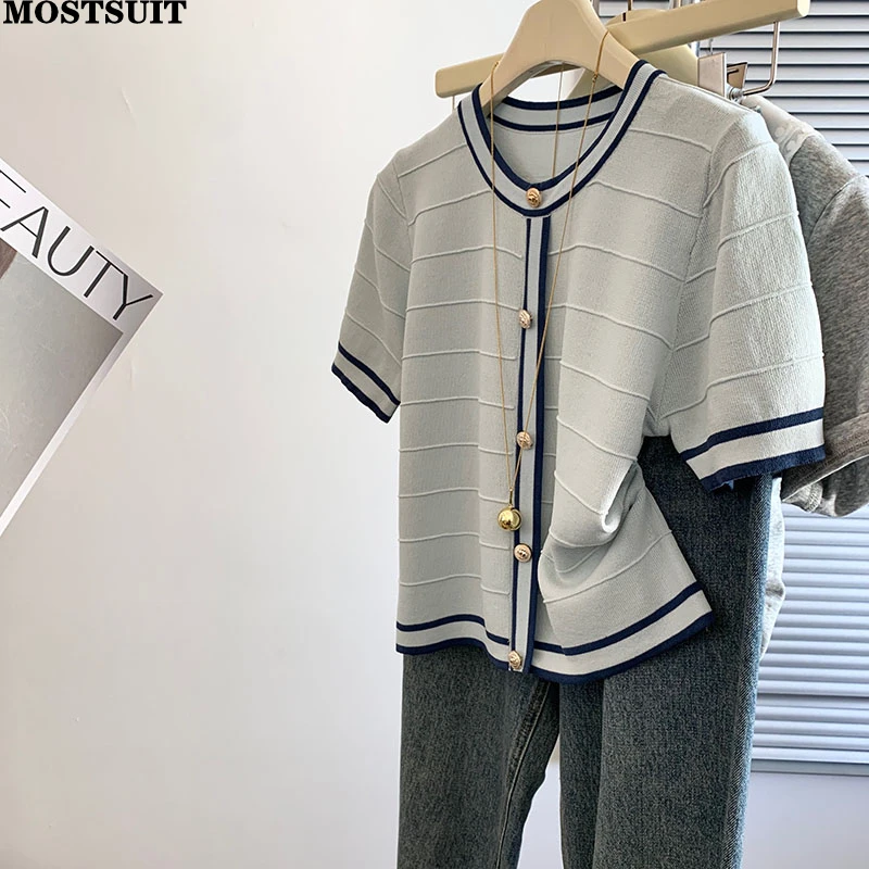 Summer Women Sweater Pullover Elegant Fashion Vintage Chic Ladies Tops Knitwear Short Sleeve Gold Buttons Stylish Jumpers 2025
Summer Women Sweater Pullover Elegant Fashion Vintage Chic Ladies Tops Knitwear Short Sleeve Gold Buttons Stylish Jumpers 2025