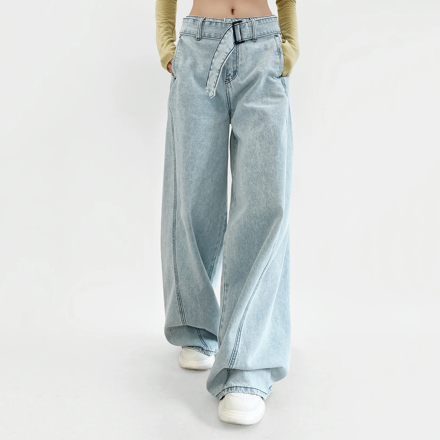 High‑Waist Wide‑Leg Belted Jeans — Oversized Straight‑Leg with Panel Seam & Stacked Hem
High‑Waist Wide‑Leg Belted Jeans — Oversized Straight‑Leg with Panel Seam & Stacked Hem