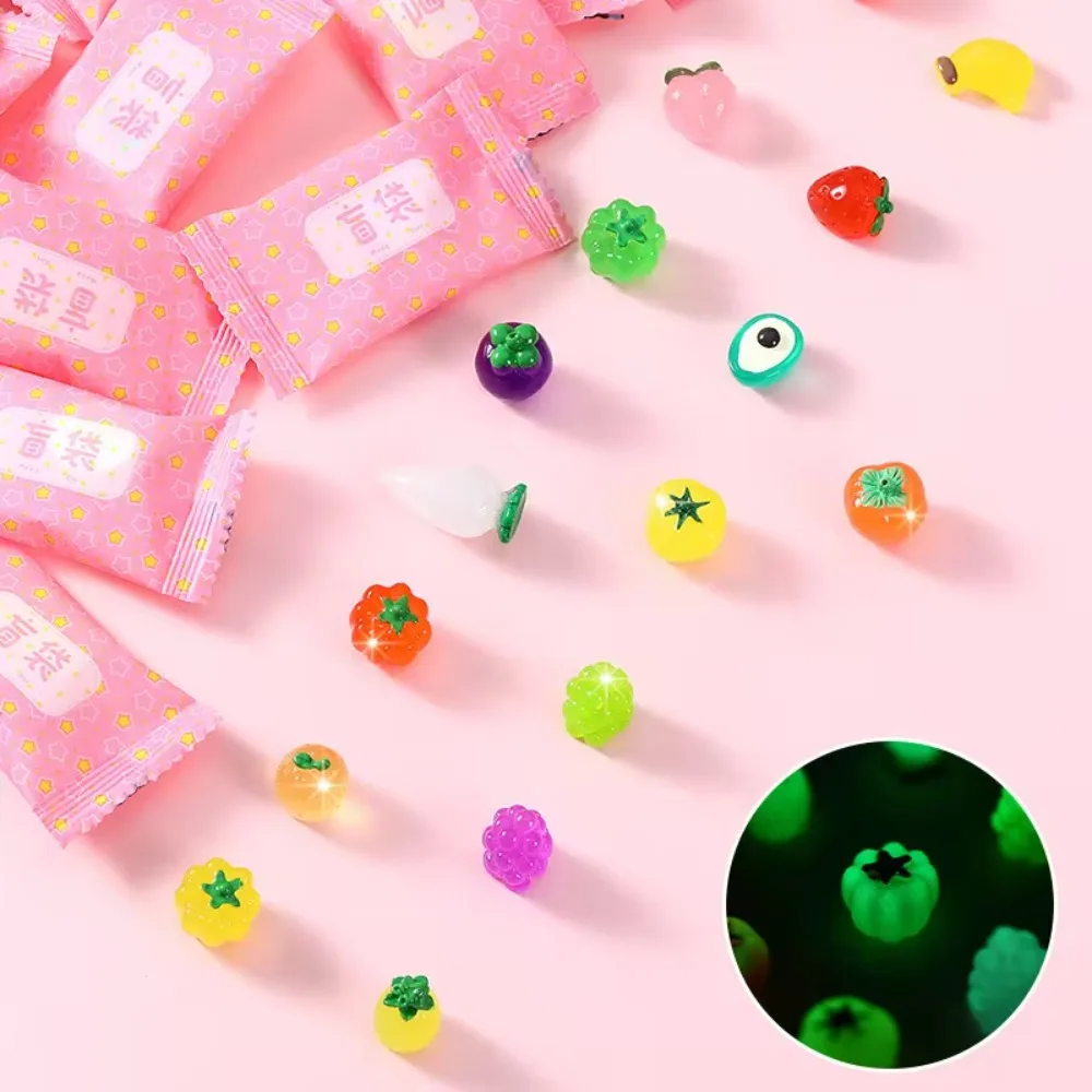 Mini Luminous Fruit Blind Bag Simulation Fruit and Vegetable Model Blind Box Style Random Surprise
Mini Luminous Fruit Blind Bag Simulation Fruit and Vegetable Model Blind Box Style Random Surprise