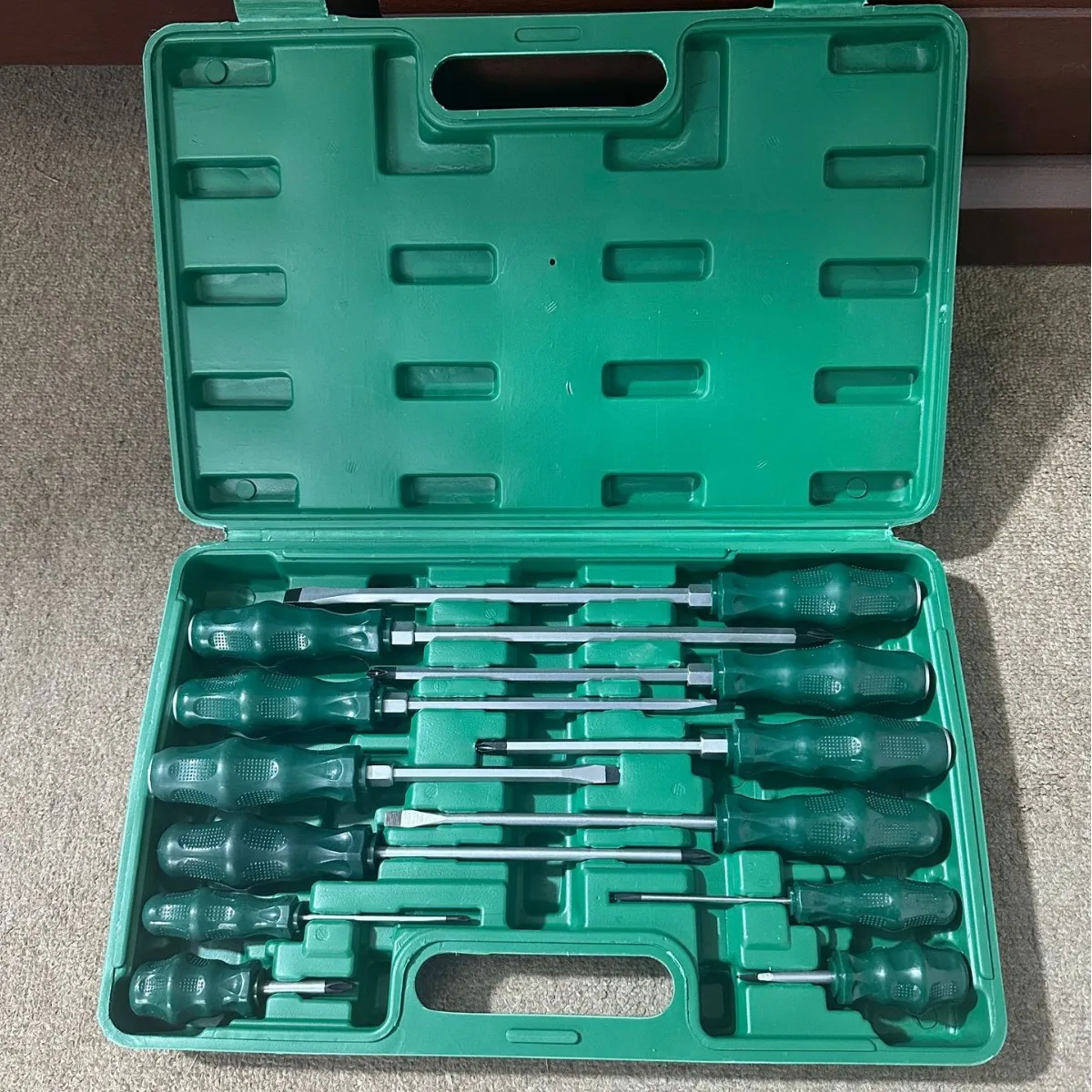 Suitable for screwdriver 12PC piece set, home auto repair e-commerce cross-border small weight, low volume and large volume can
Suitable for screwdriver 12PC piece set, home auto repair e-commerce cross-border small weight, low volume and large volume can