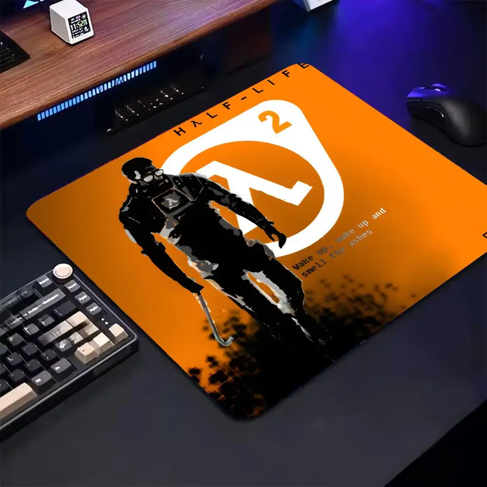 Gamer H-Half lifeS Mouse Pad Cartoon rubber Small mouse pad desktop computer office keyboard e-sports ROGs game
Gamer H-Half lifeS Mouse Pad Cartoon rubber Small mouse pad desktop computer office keyboard e-sports ROGs game