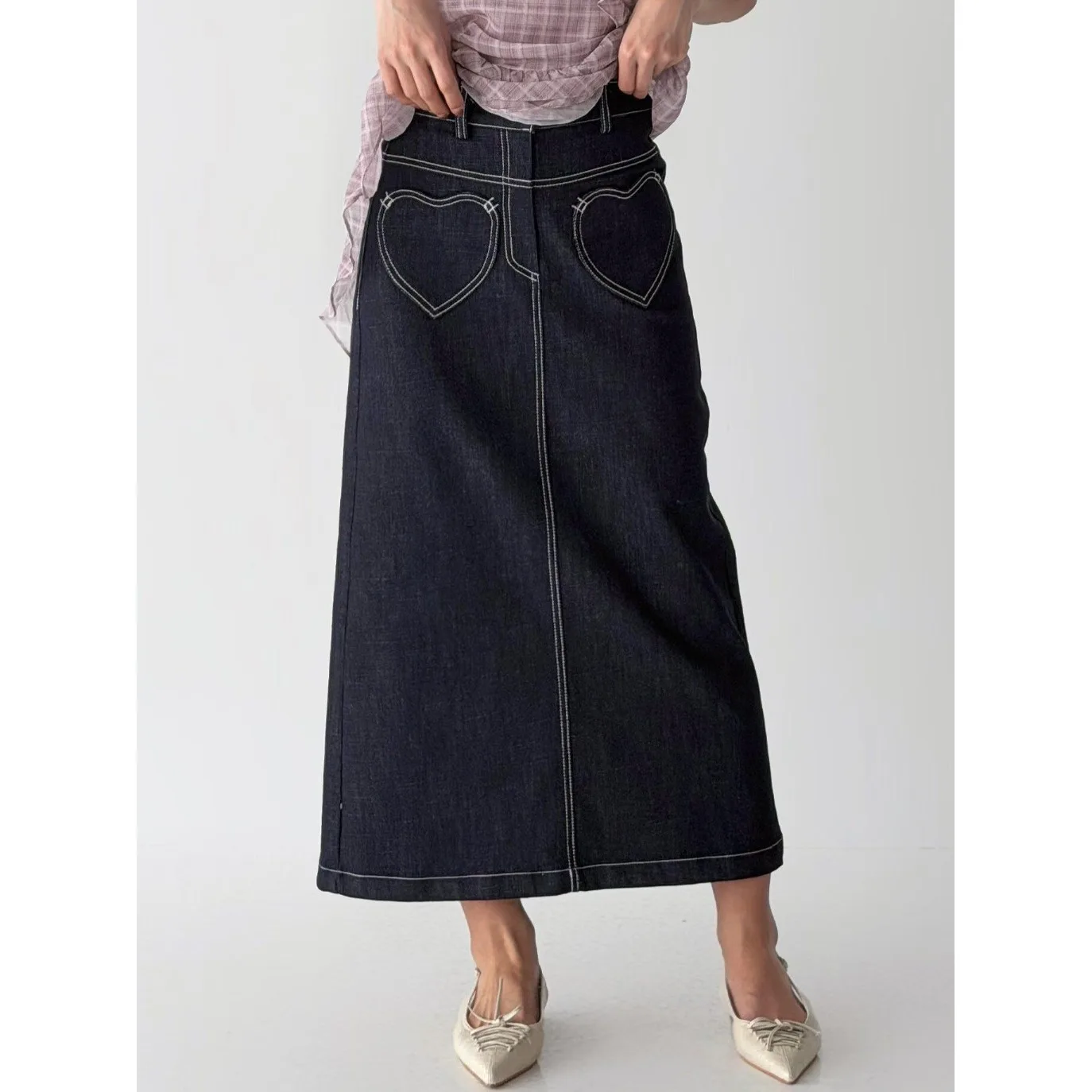 High Waist Straight Leg Denim Skirt with Pockets Front And Back Heart Design Chic Korean Style Summer New Arrival Women's Skirt
High Waist Straight Leg Denim Skirt with Pockets Front And Back Heart Design Chic Korean Style Summer New Arrival Women's Skirt