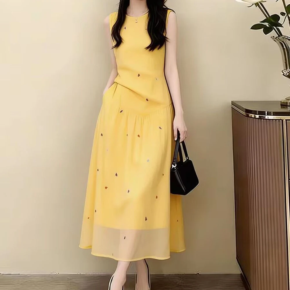 Clearance tail goods gentle wind white yellow printing loose sleeveless chiffon dress summer belly thin vest skirt
Clearance tail goods gentle wind white yellow printing loose sleeveless chiffon dress summer belly thin vest skirt
