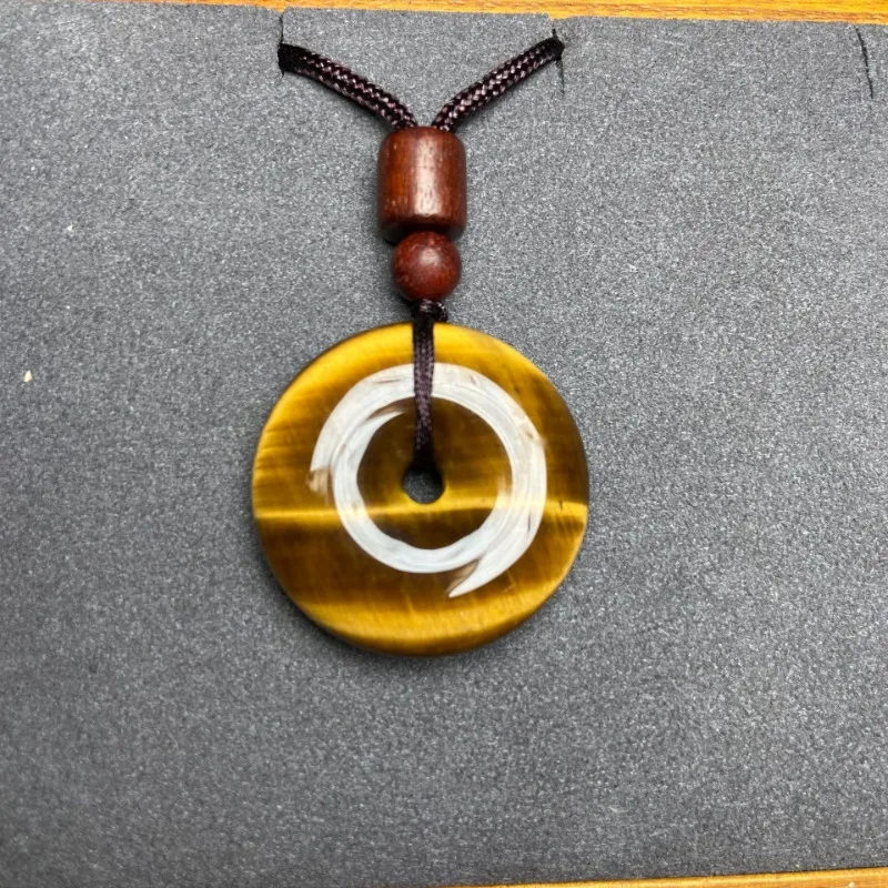 Natural South African Tiger's Eye Peace Knot Pendant for Men and Women Fashionable Personalized Feng Shui Jewelry Gift
Natural South African Tiger's Eye Peace Knot Pendant for Men and Women Fashionable Personalized Feng Shui Jewelry Gift