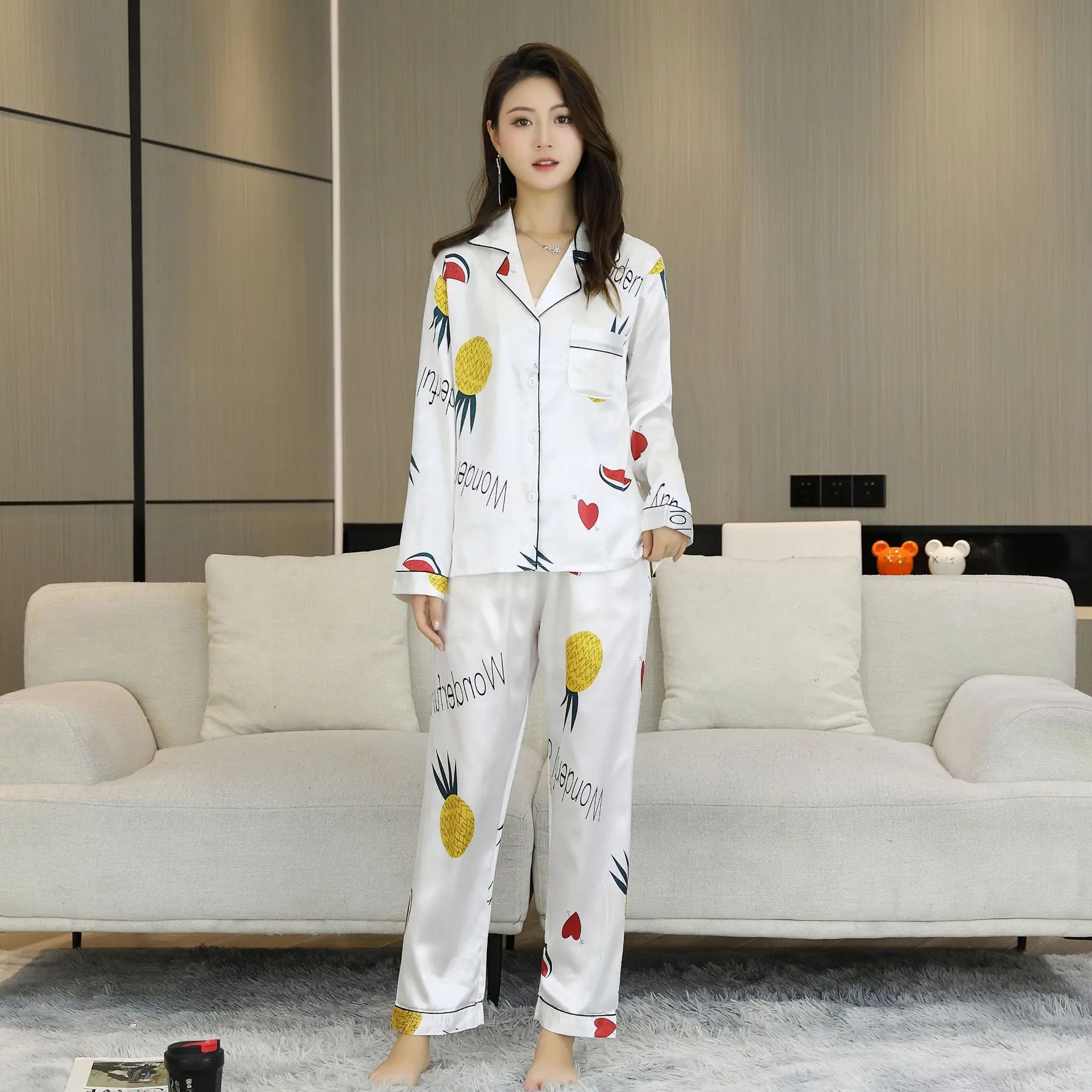 Women's Floral Print Pajama Set Long Sleeve Button Up Top and Elastic Waistband Pants for Comfortable Sleep and Lounging
Women's Floral Print Pajama Set Long Sleeve Button Up Top and Elastic Waistband Pants for Comfortable Sleep and Lounging