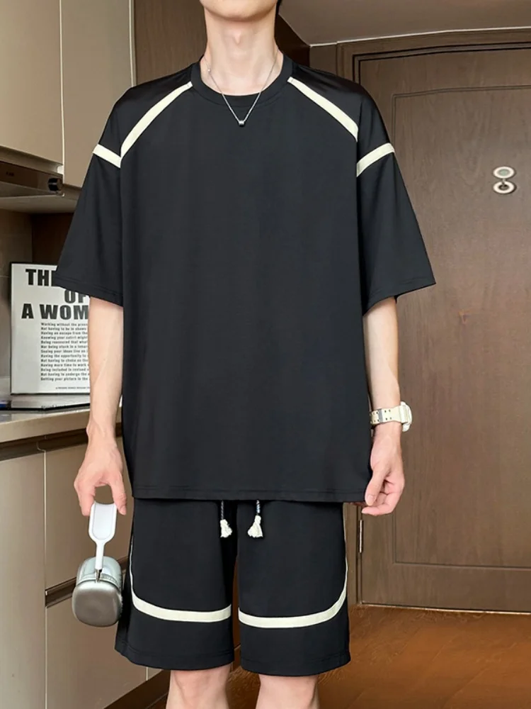 Американский ретро-комплект: полосатая футболка из ледяного шелка и шорты для мужчин, летний молодежный повседневный спортивный костюм, модная мужская одежда
Американский ретро-комплект: полосатая футболка из ледяного шелка и шорты для мужчин, летний молодежный повседневный спортивный костюм, модная мужская одежда