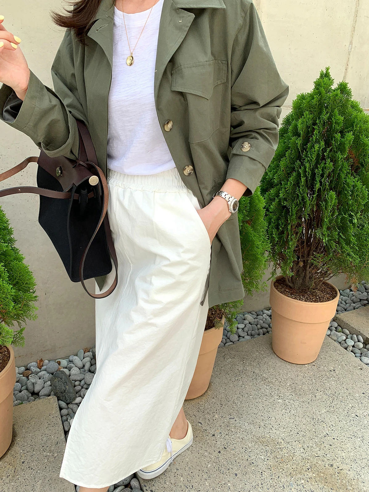 Хлопковый удлиненный свободный рабочий плащ-пальто прямого кроя на осень-зиму, уличный стиль, на одной пуговице, с петлями
Хлопковый удлиненный свободный рабочий плащ-пальто прямого кроя на осень-зиму, уличный стиль, на одной пуговице, с петлями